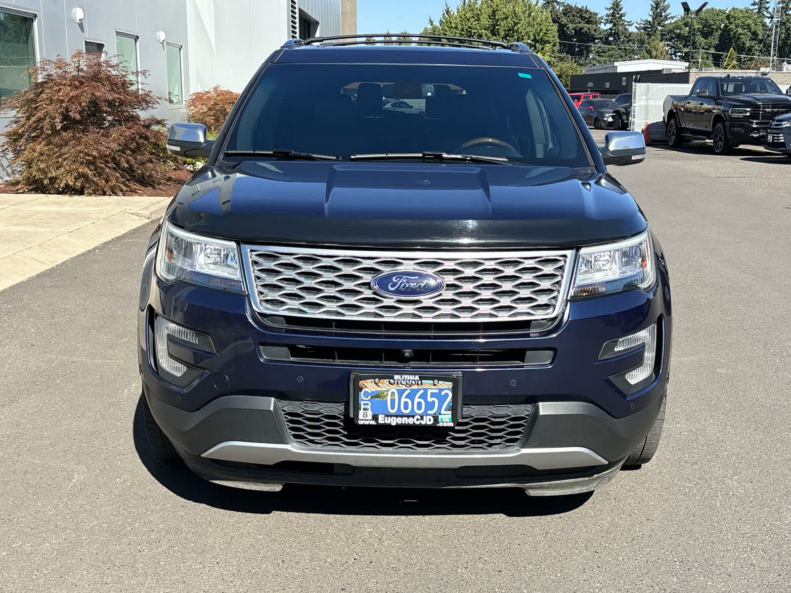 Thumbnail: 2016 Ford Explorer - 8