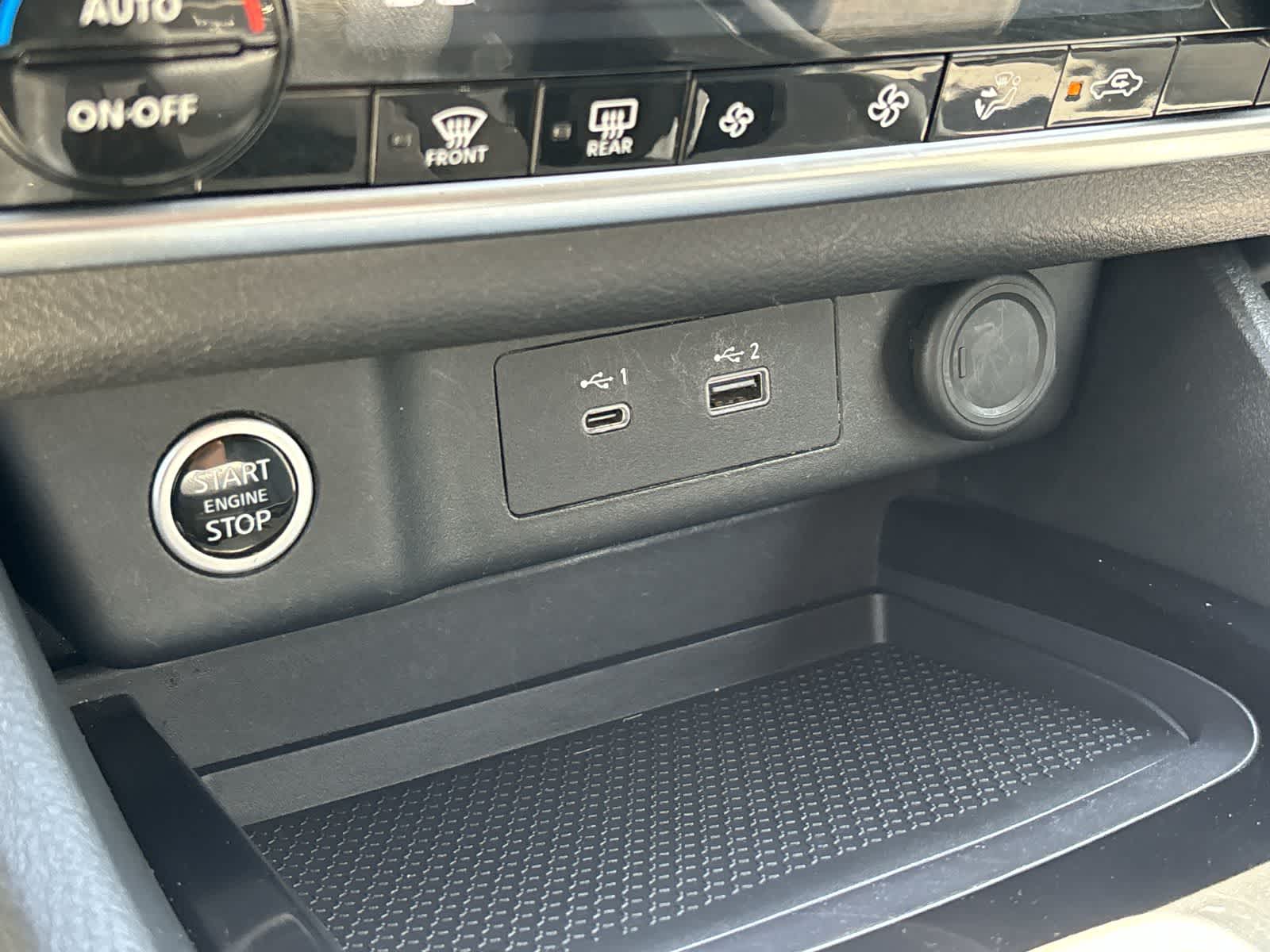 2023 Nissan Rogue SV 23