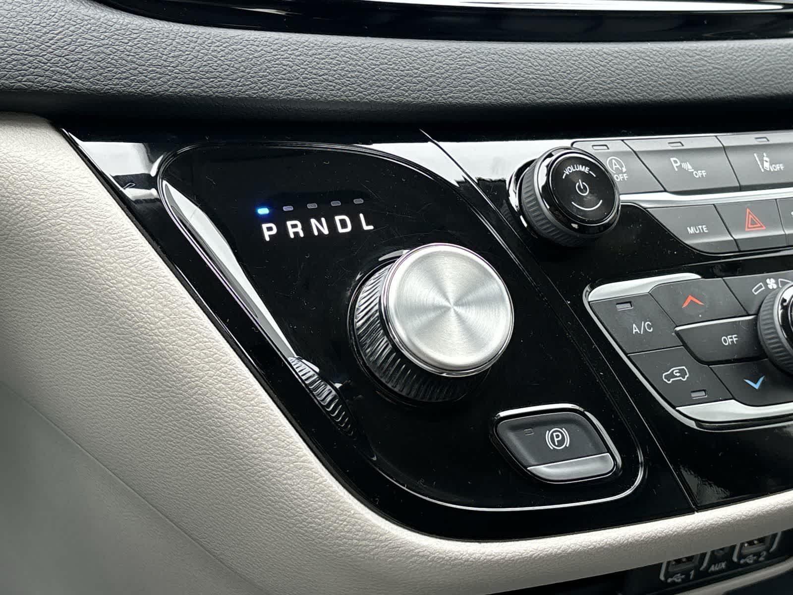 Thumbnail: 2024 Chrysler Pacifica - 23