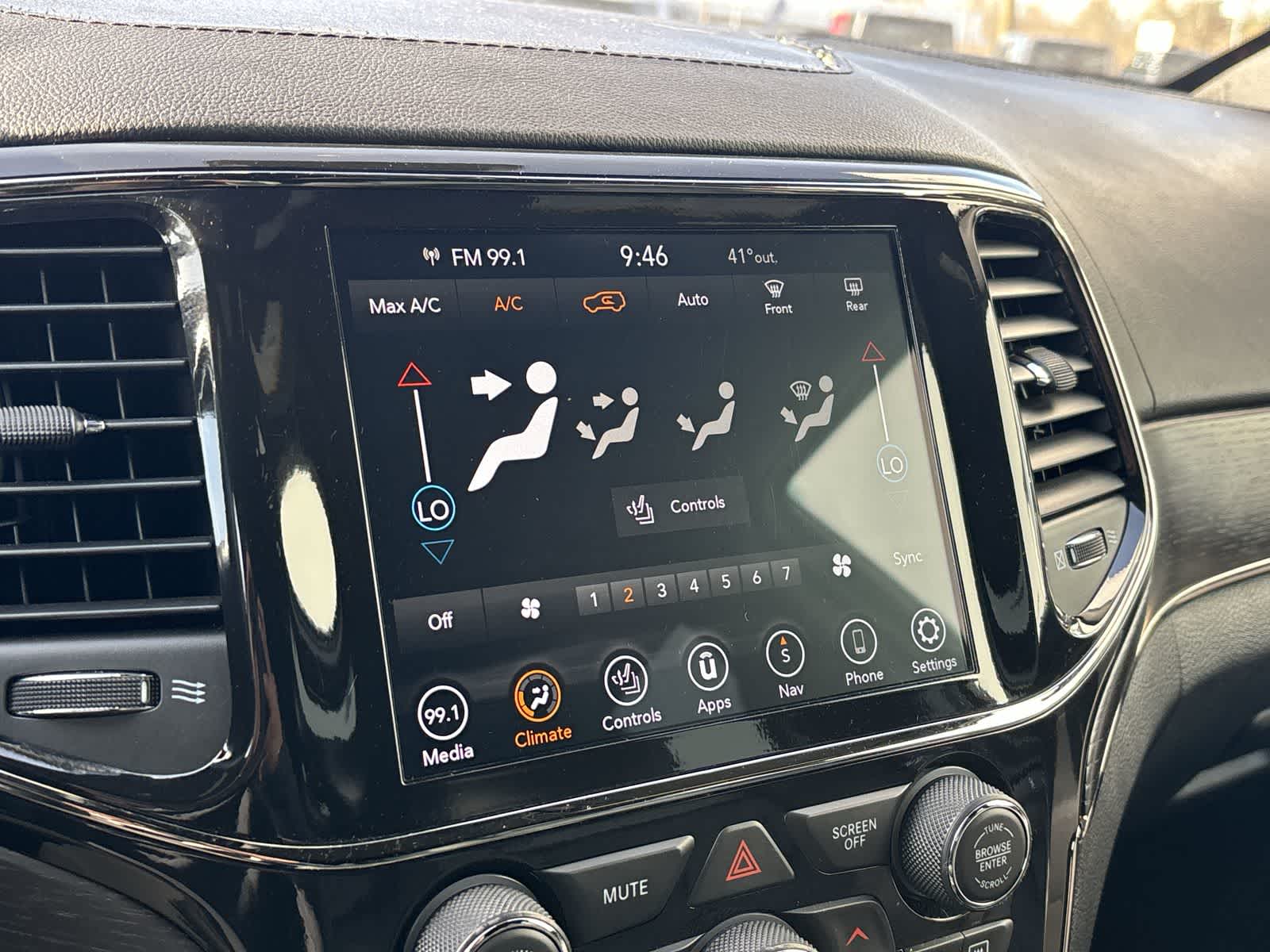 Thumbnail: 2021 Jeep Grand Cherokee - 14