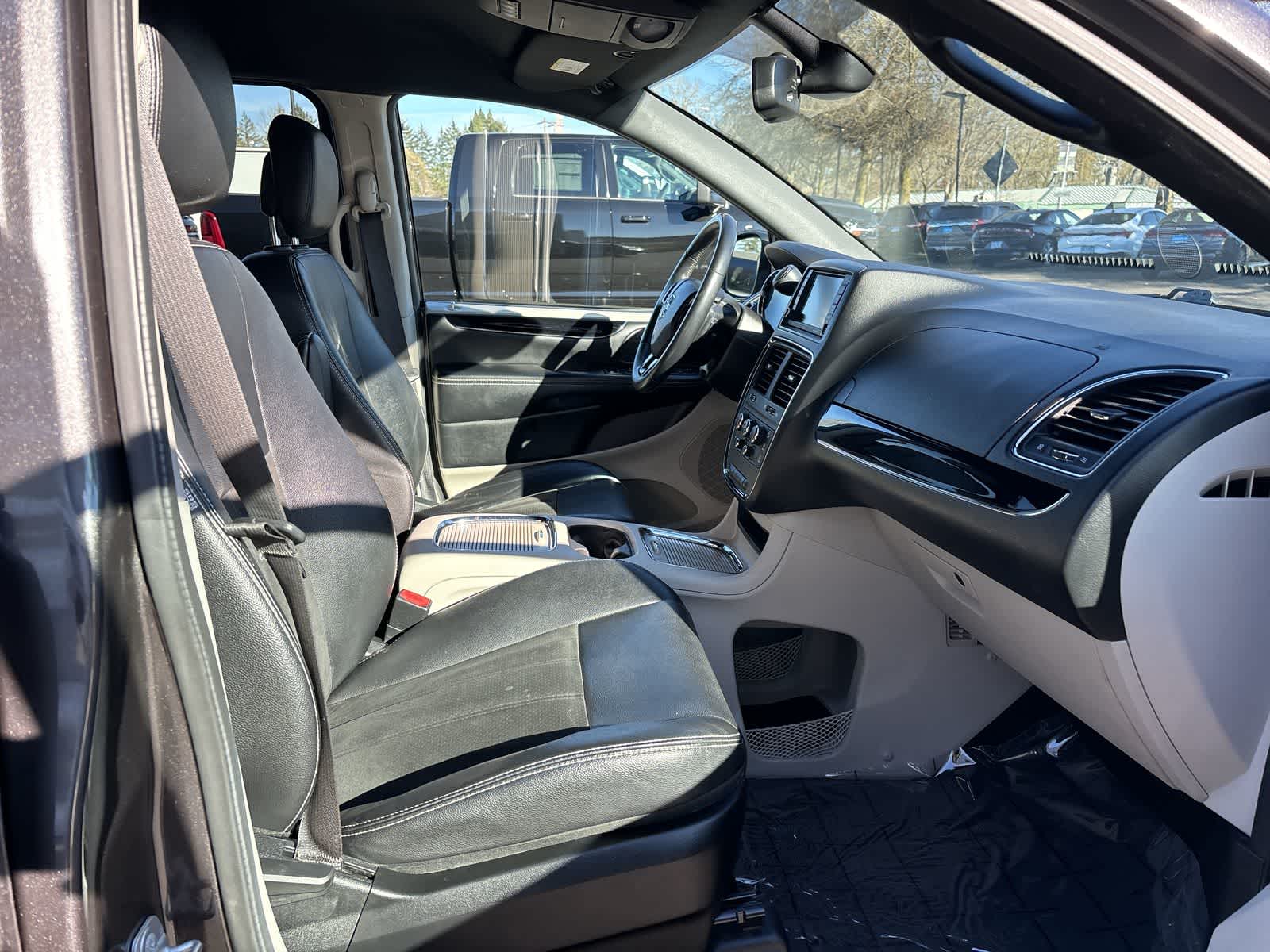 Thumbnail: 2019 Dodge Grand Caravan - 7