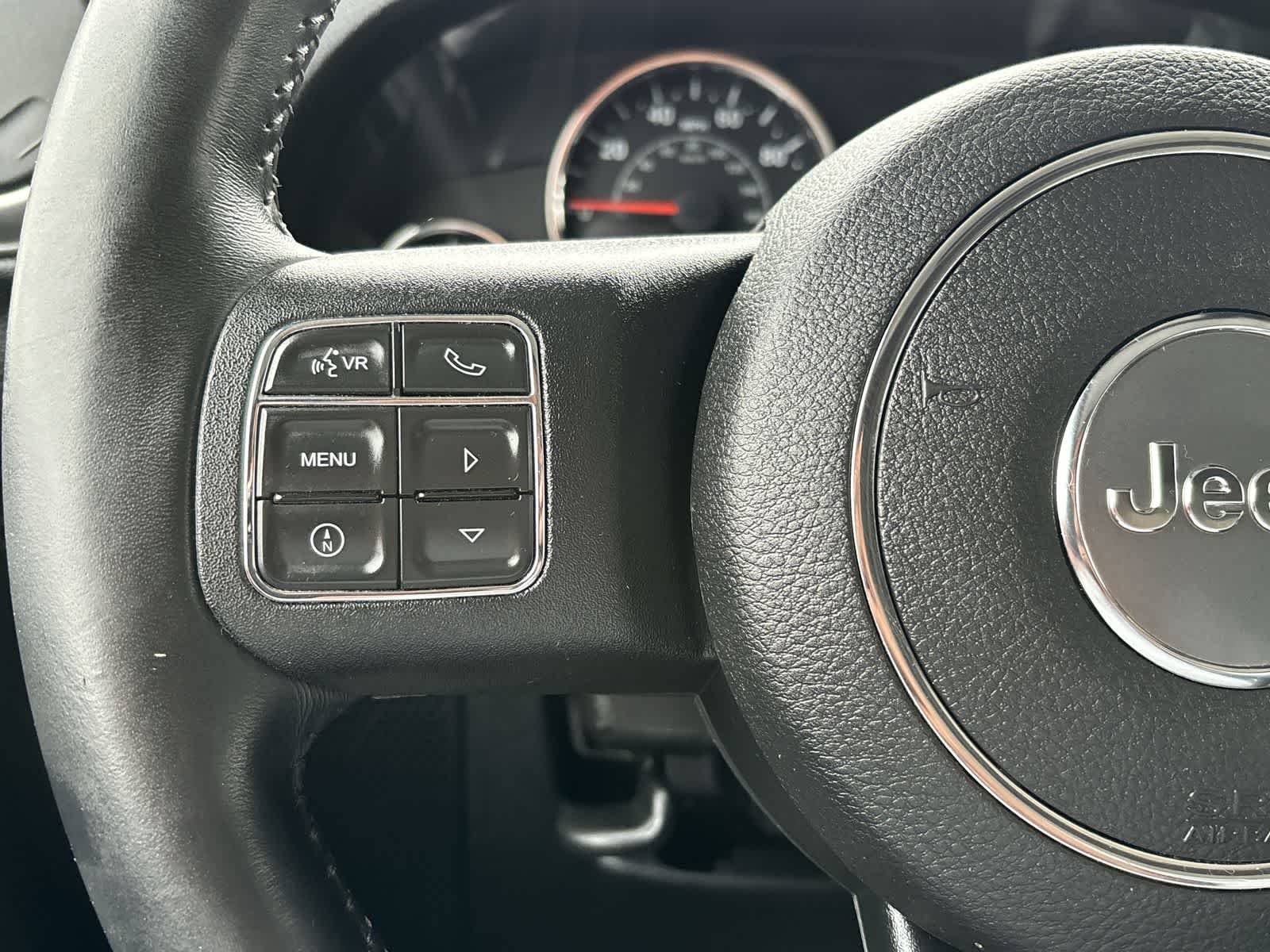 Thumbnail: 2015 Jeep Wrangler - 14