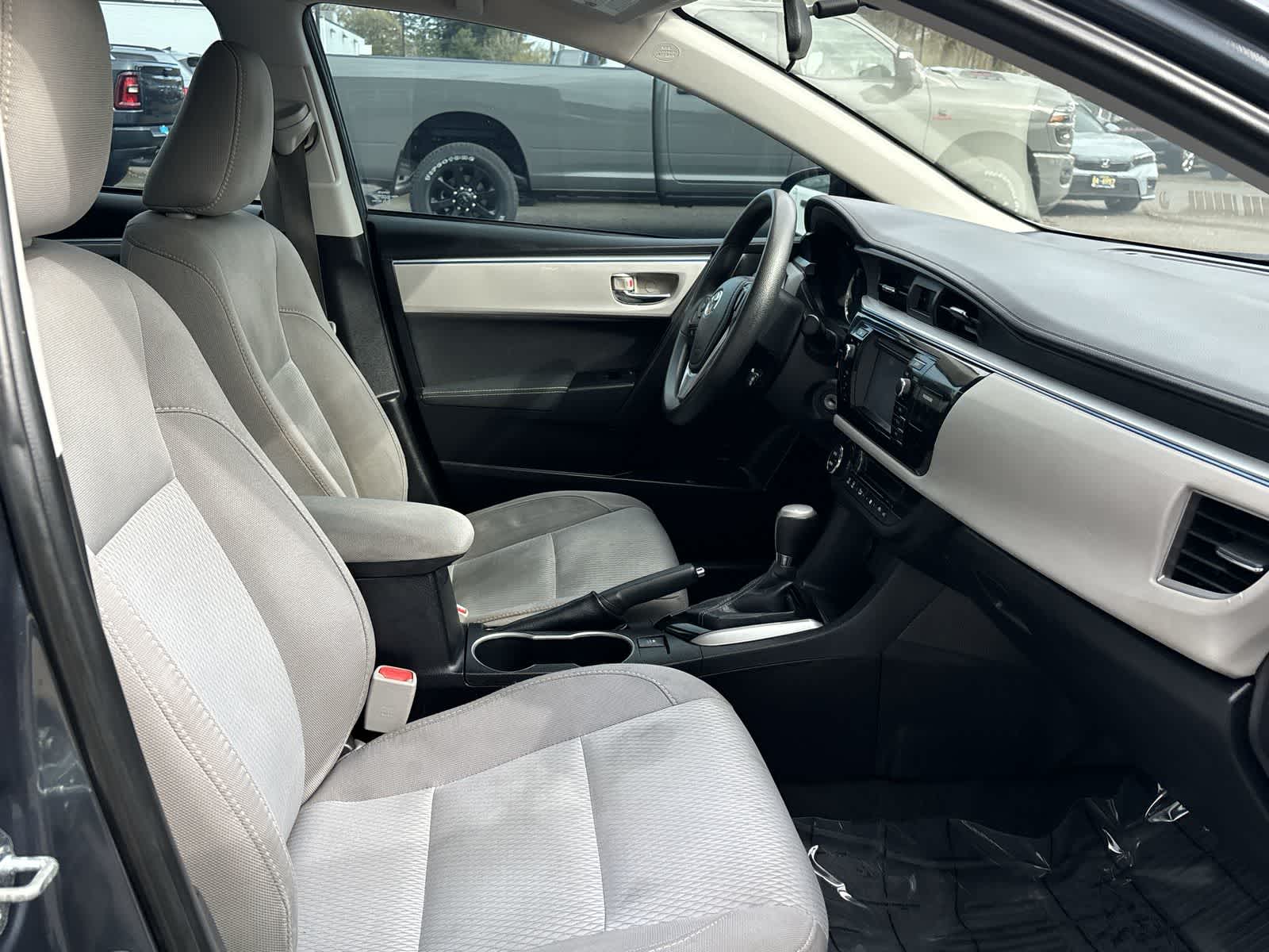 Thumbnail: 2015 Toyota Corolla - 6