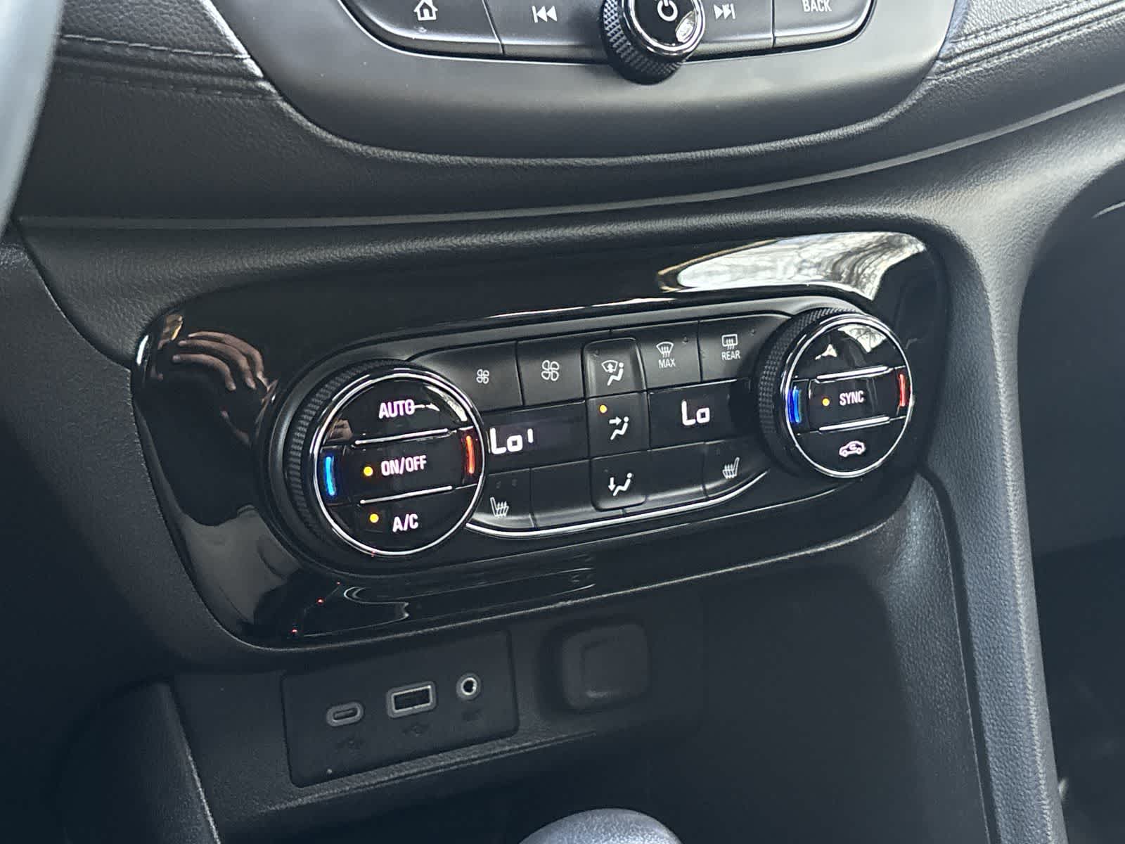 Thumbnail: 2023 Buick Encore GX - 21