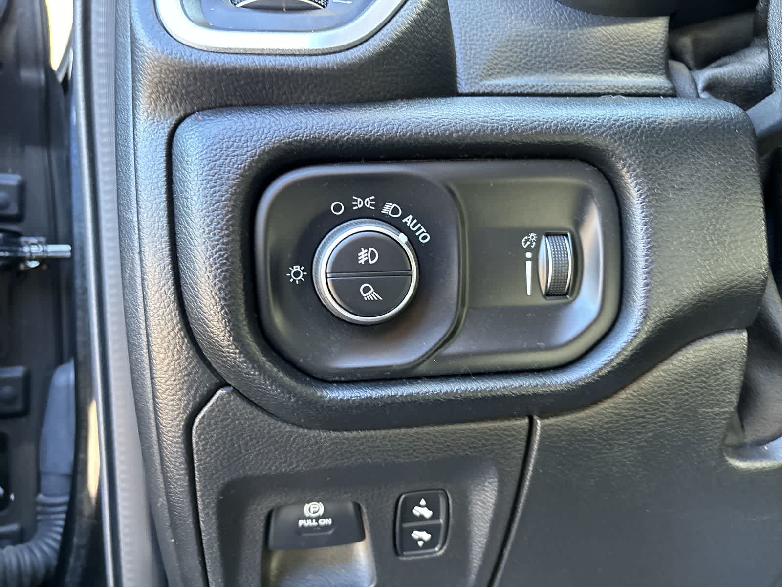 Thumbnail: 2020 RAM 1500 - 10