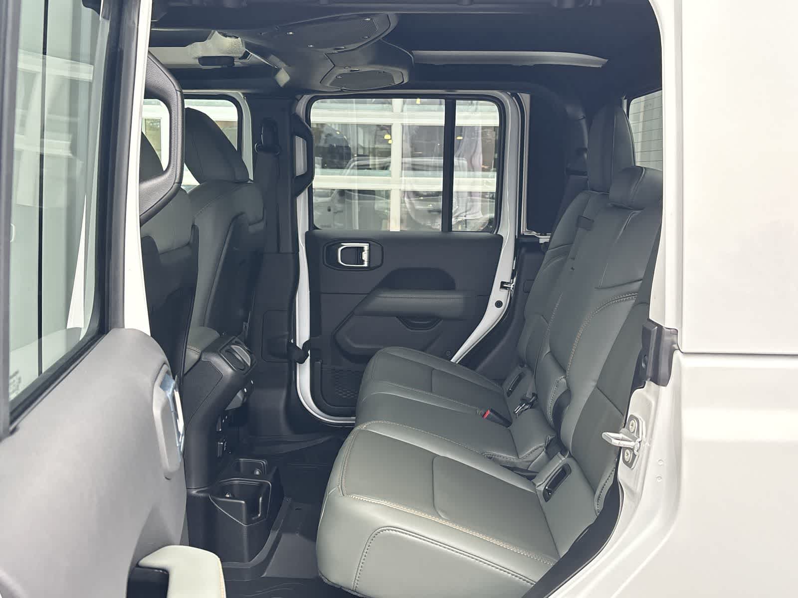 Thumbnail: 2026 Jeep Gladiator - 11