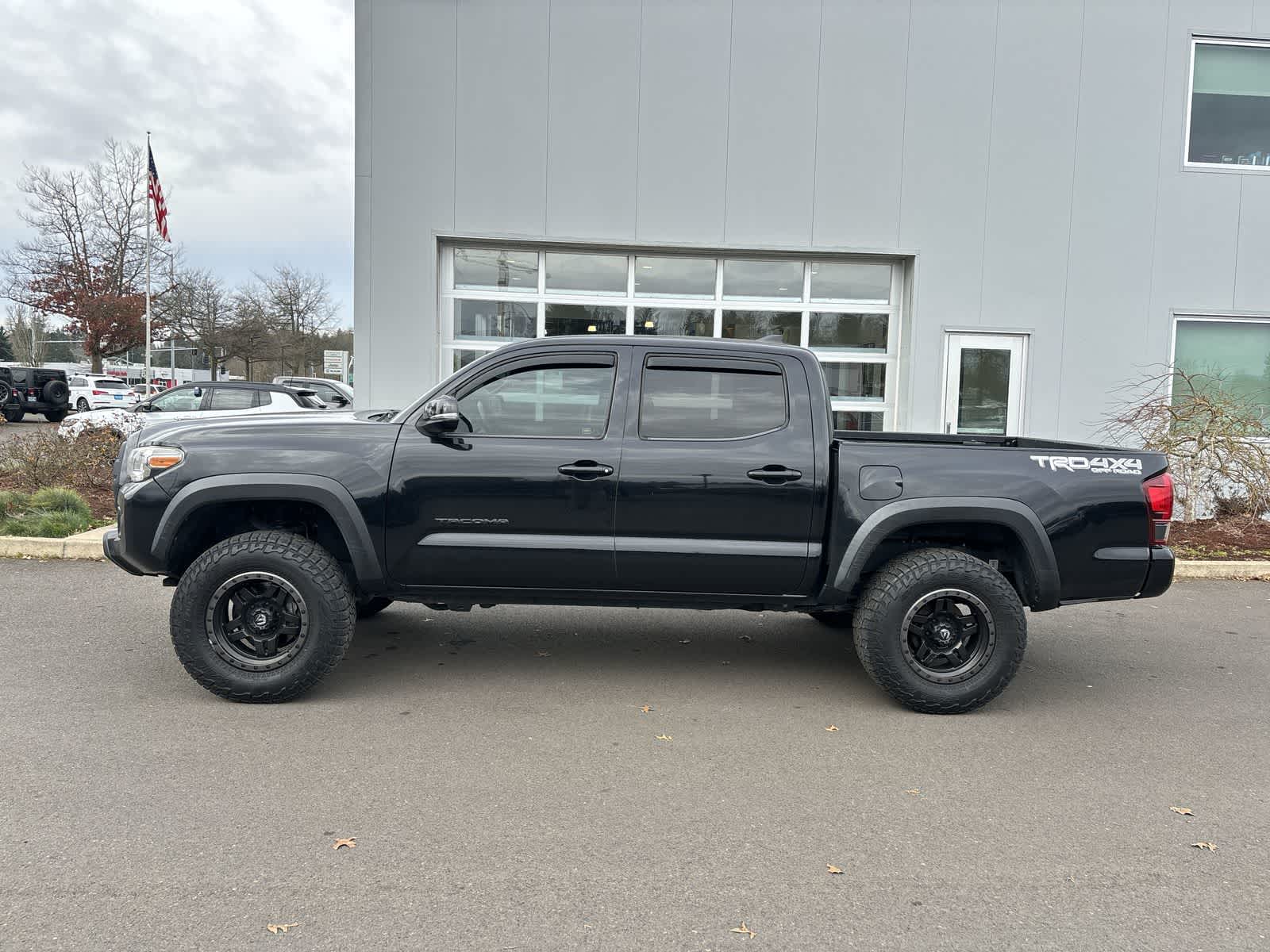 Thumbnail: 2019 Toyota Tacoma - 2