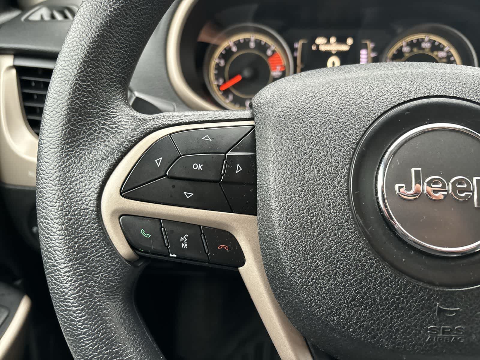 Thumbnail: 2018 Jeep Cherokee - 9