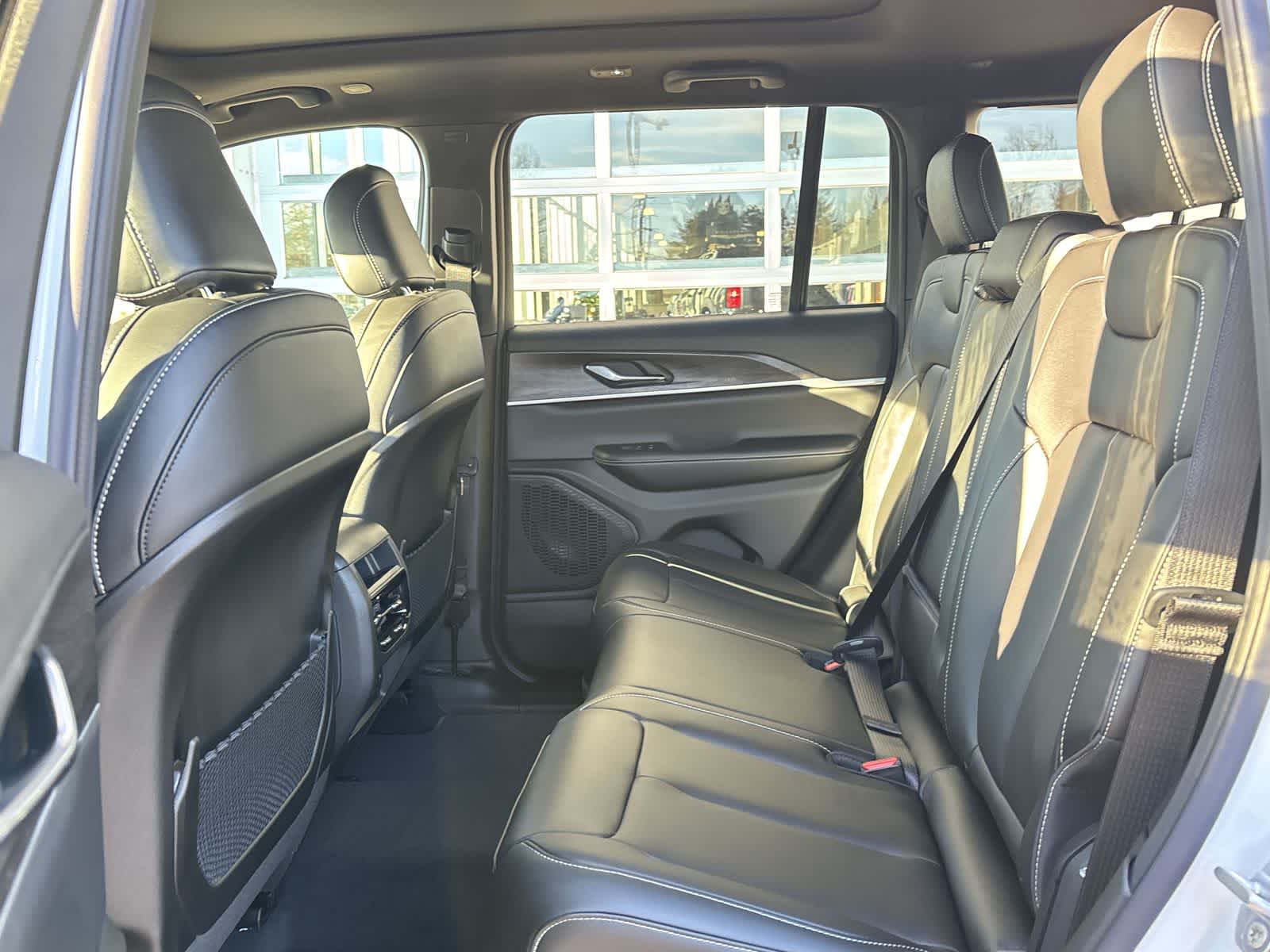 Thumbnail: 2025 Jeep Grand Cherokee - 6