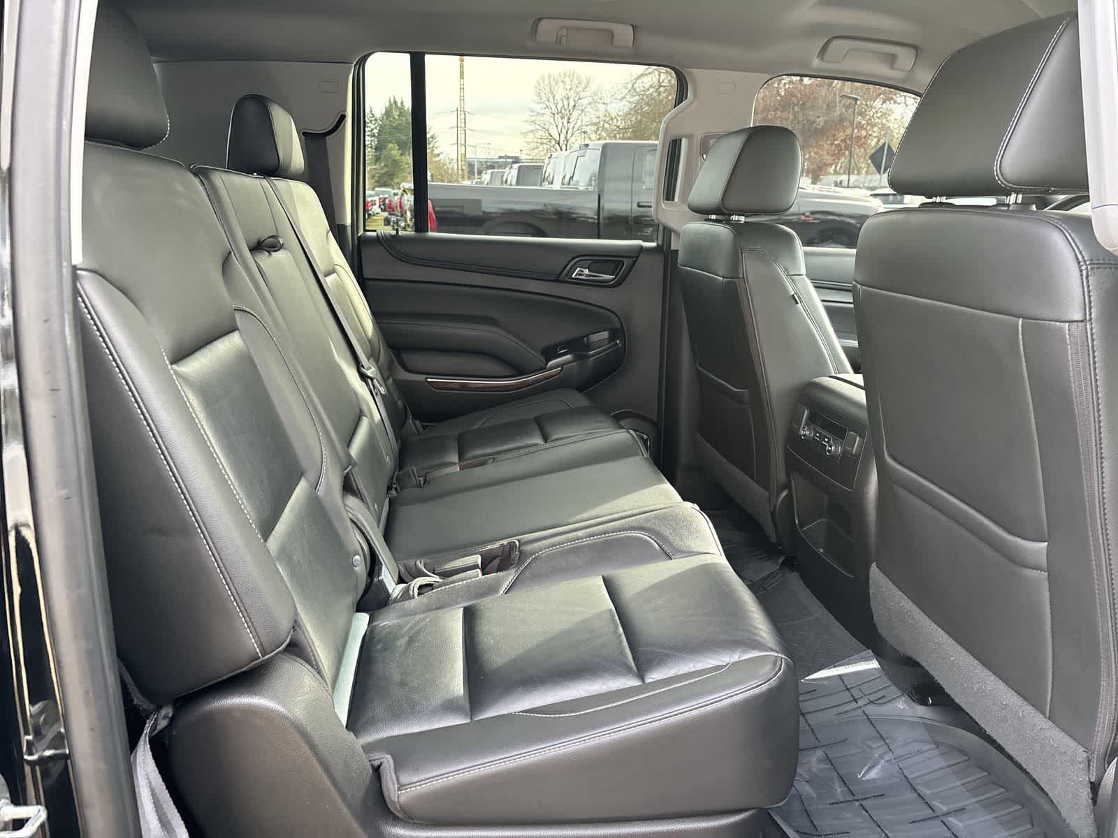 Thumbnail: 2019 Chevrolet Suburban - 6