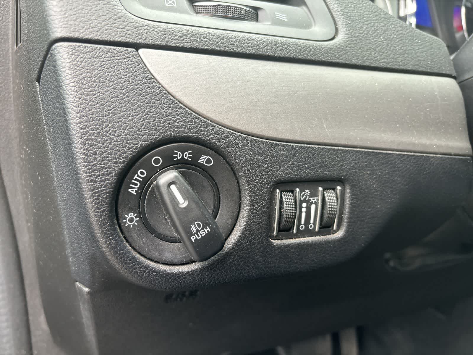 Thumbnail: 2019 Dodge Grand Caravan - 9