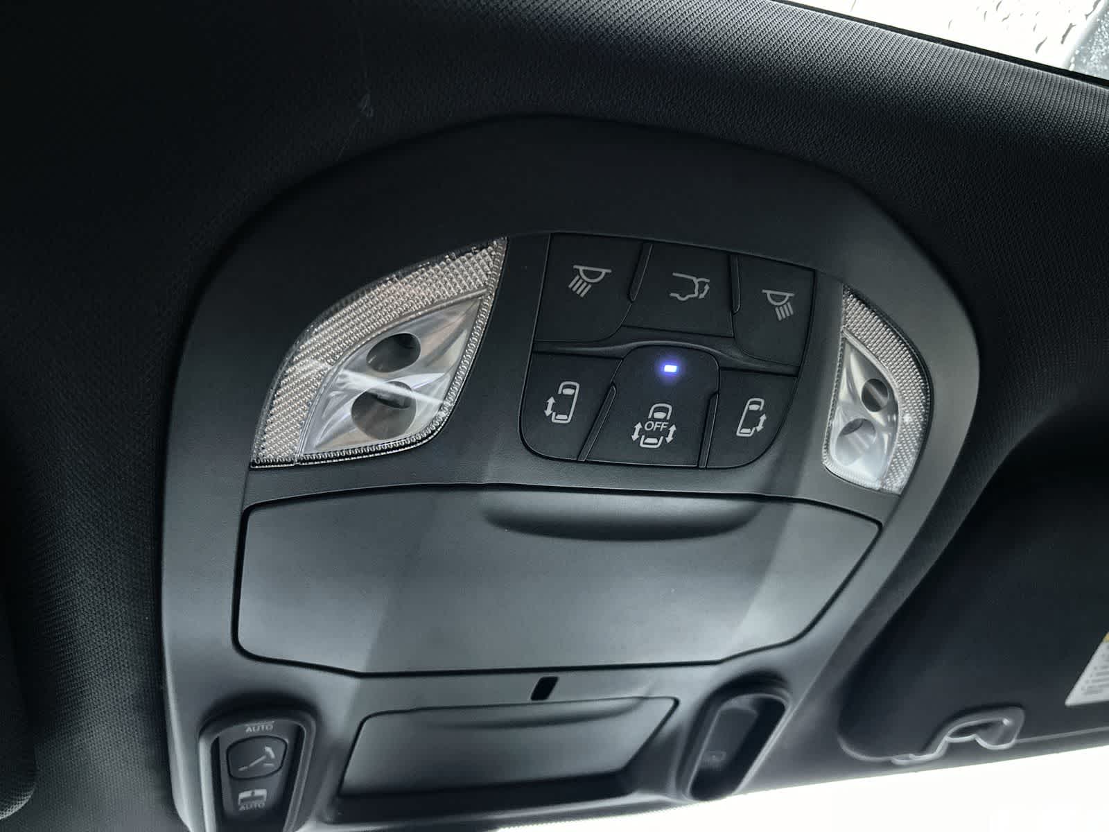 Thumbnail: 2026 Chrysler Pacifica - 24