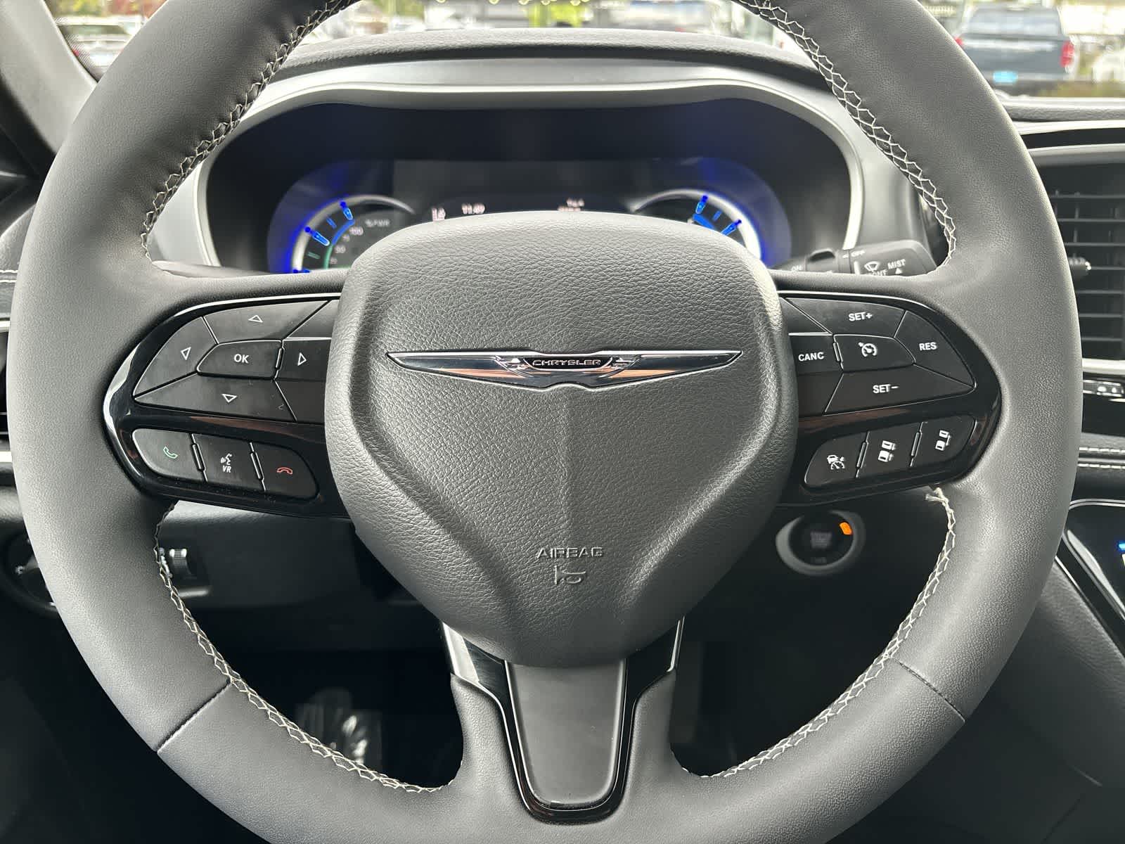 Thumbnail: 2023 Chrysler Pacifica - 12