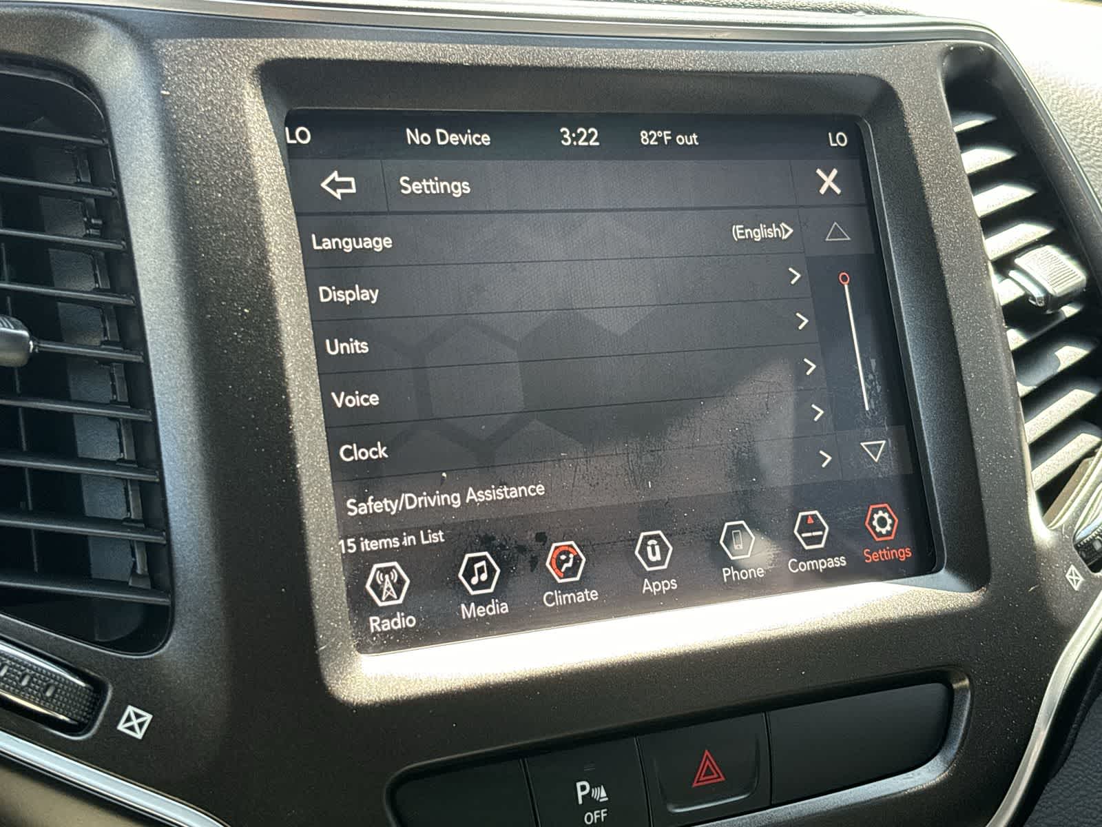 Thumbnail: 2019 Jeep Cherokee - 24