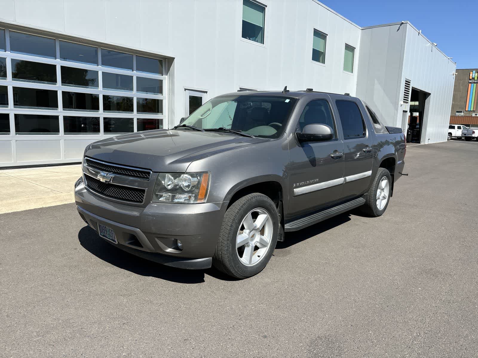 Thumbnail: 2008 Chevrolet Avalanche 1500 - 1