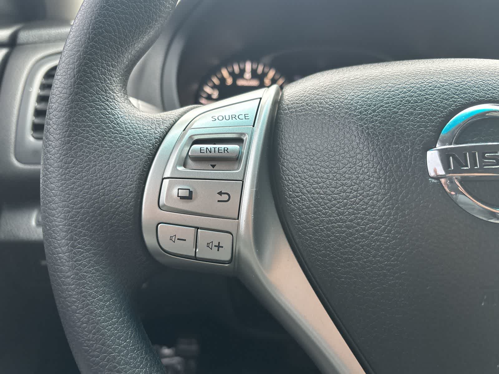 Thumbnail: 2016 Nissan Altima - 14