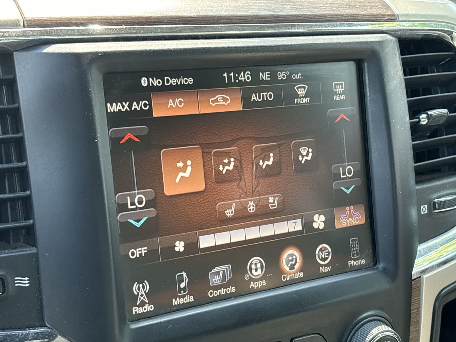 2014 RAM 3500 Laramie 15