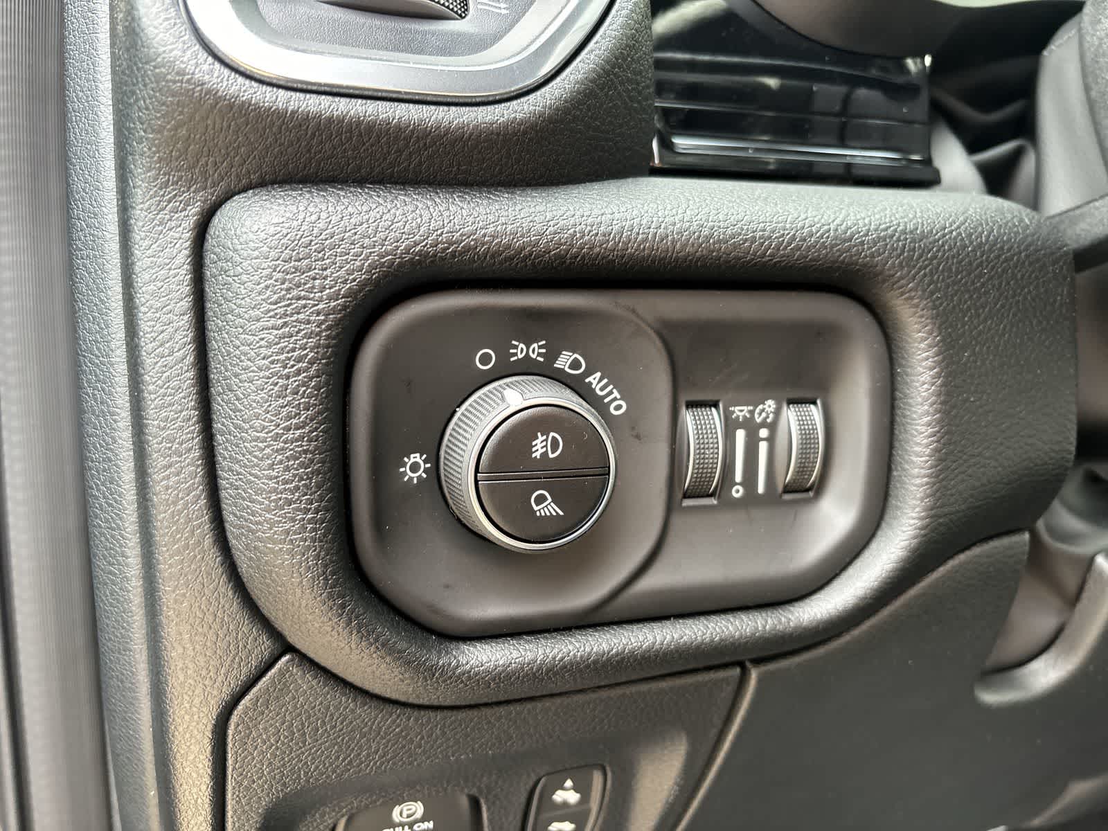 Thumbnail: 2026 RAM 1500 - 13