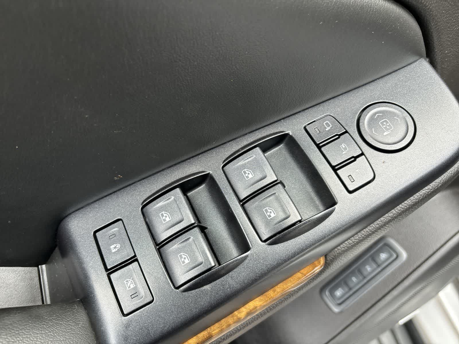 Thumbnail: 2015 GMC Yukon - 8