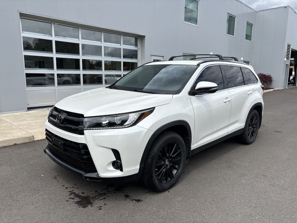 Used 2019 Toyota Highlander SE V6 SUV