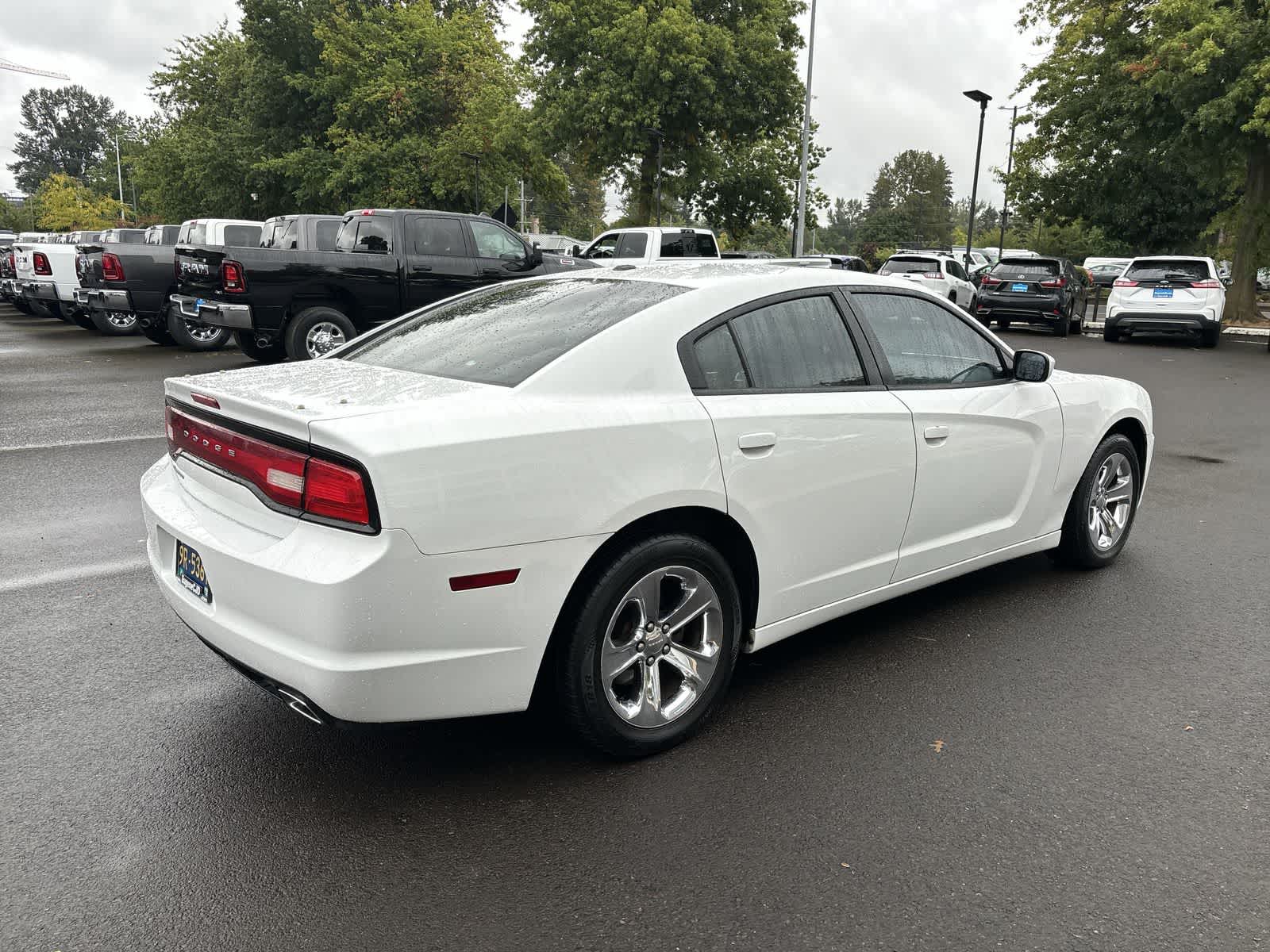 2012 Dodge Charger SXT photo 2