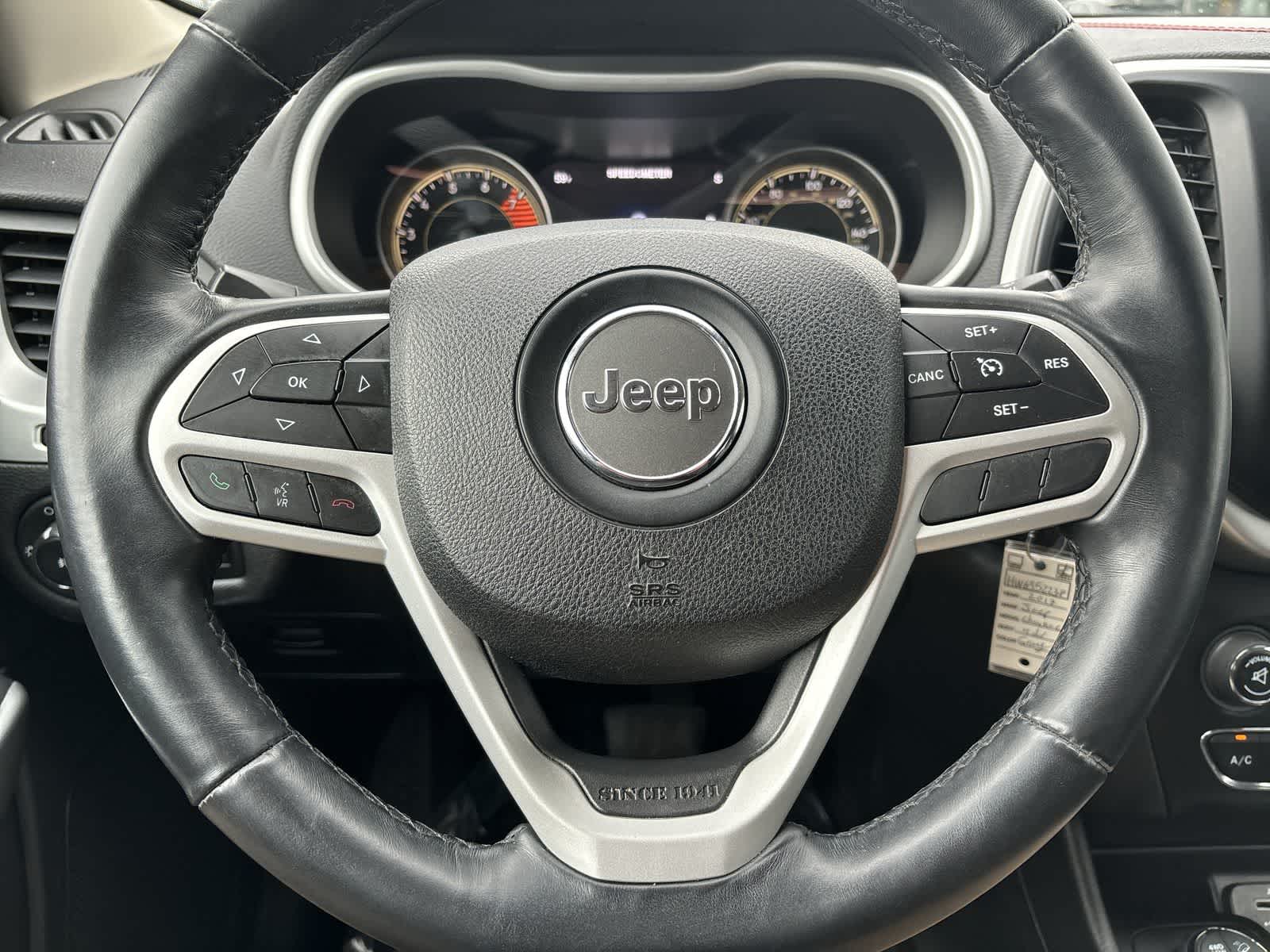 Thumbnail: 2017 Jeep Cherokee - 10