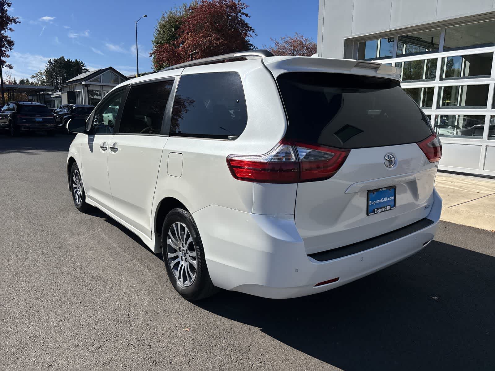 Used 2020 Toyota Sienna XLE 7 Passenger Auto Access Seat Van