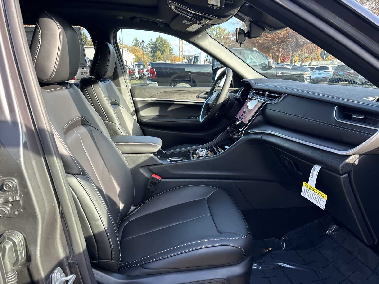 Thumbnail: 2025 Jeep Grand Cherokee - 5