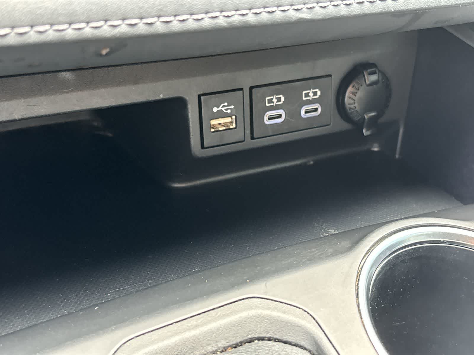 Thumbnail: 2023 Toyota Highlander - 25