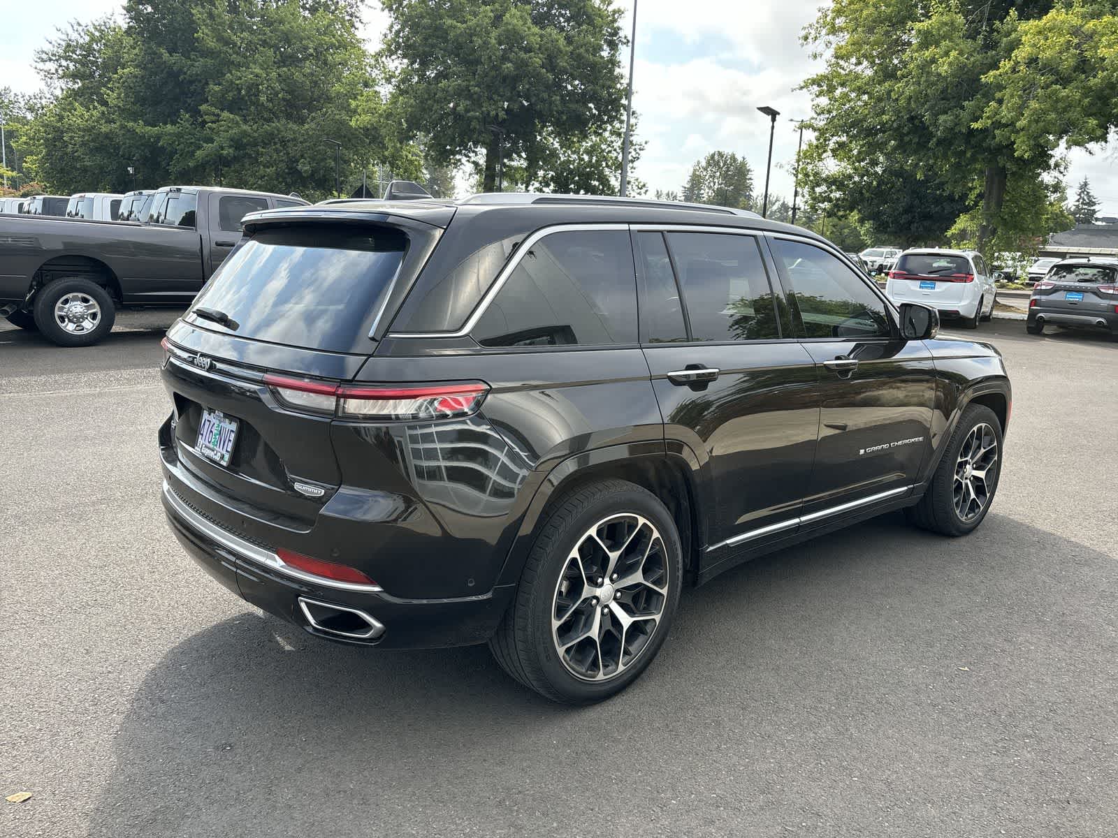 Thumbnail: 2023 Jeep Grand Cherokee - 4