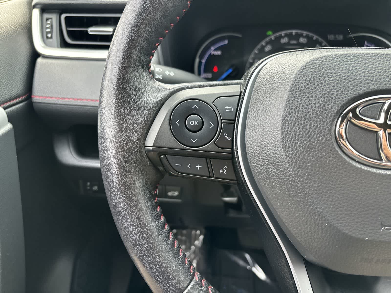 Thumbnail: 2022 Toyota RAV4 - 13