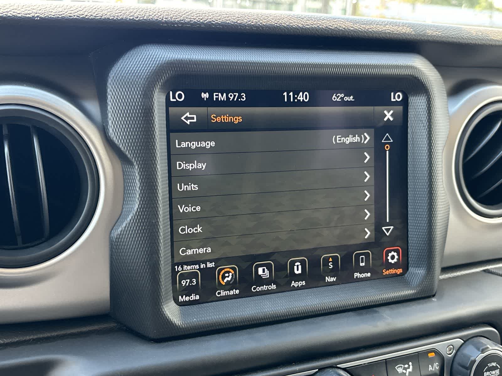 Thumbnail: 2021 Jeep Wrangler - 23