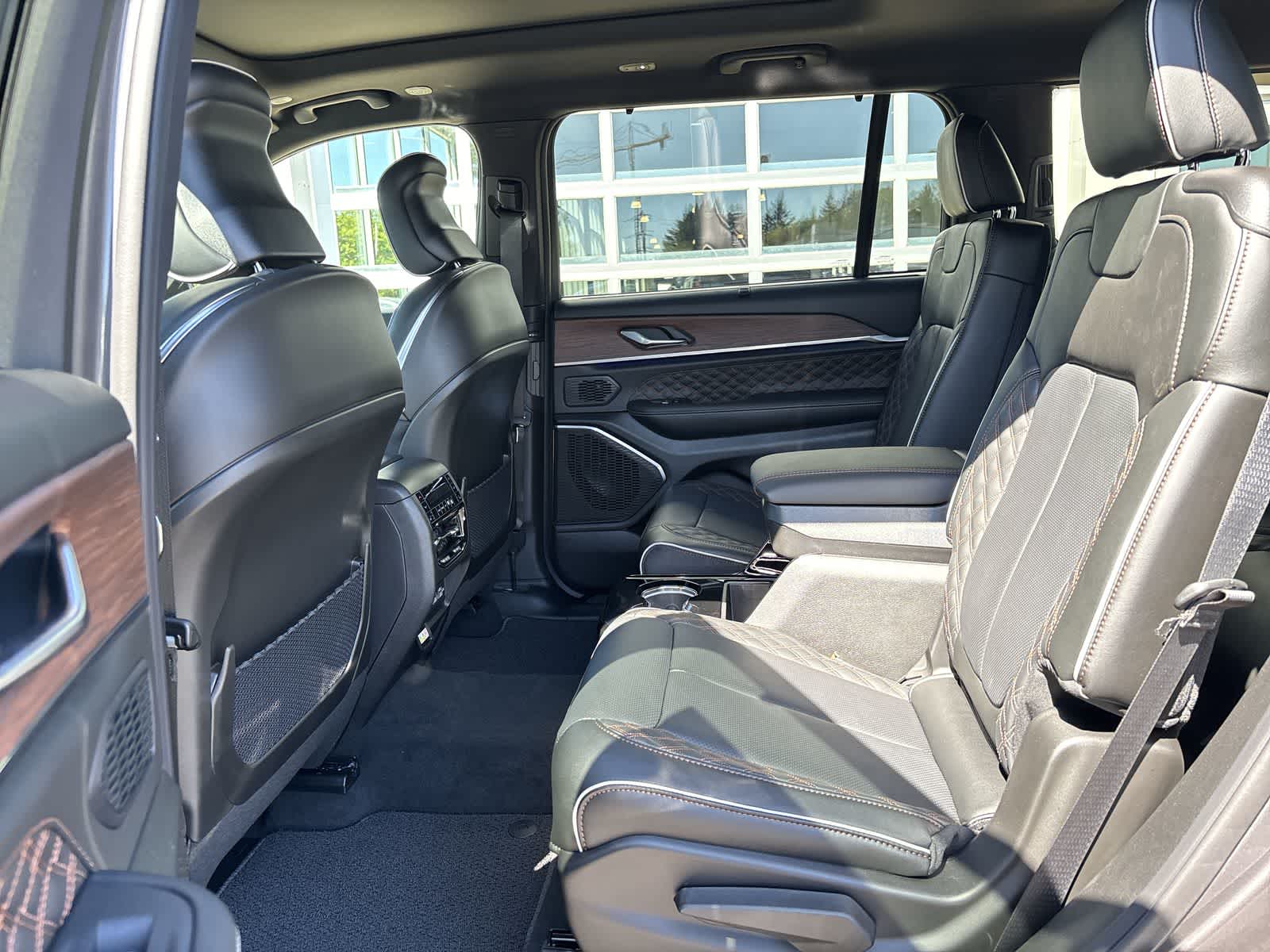 Thumbnail: 2025 Jeep Grand Cherokee L - 9