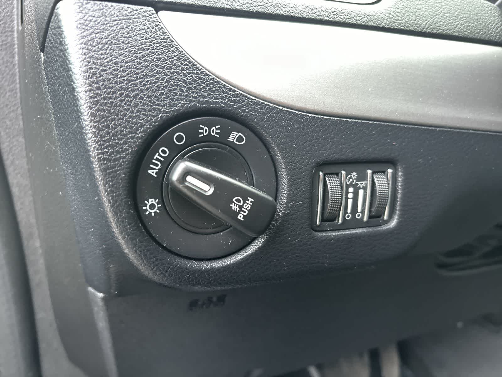 Thumbnail: 2019 Dodge Grand Caravan - 10