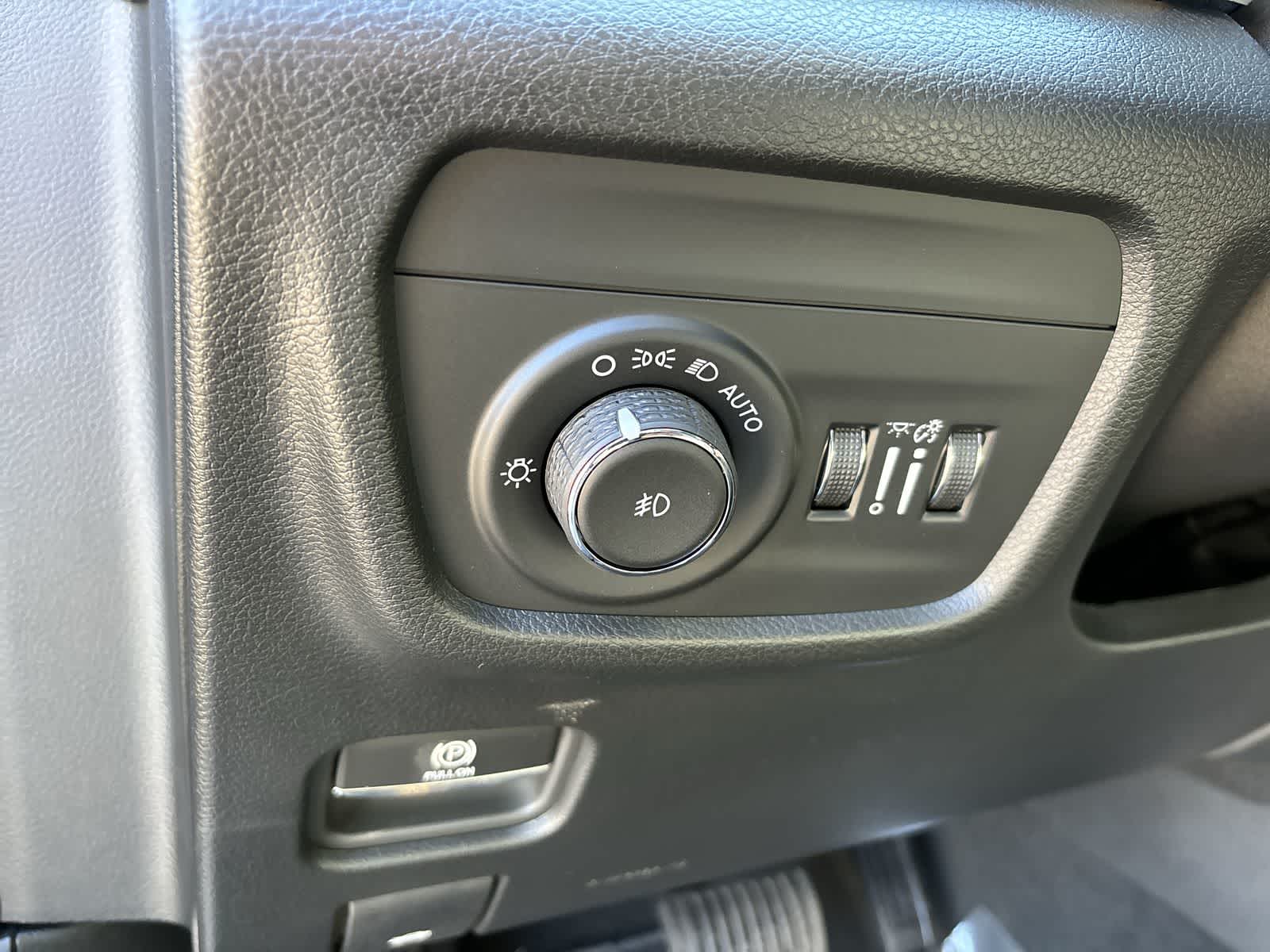 Thumbnail: 2025 Jeep Grand Cherokee - 10