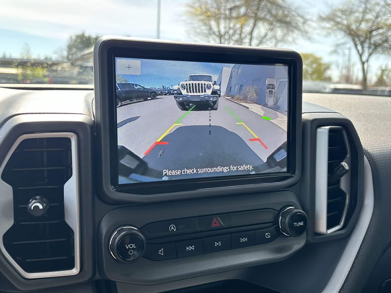 Thumbnail: 2022 Ford Bronco Sport - 21