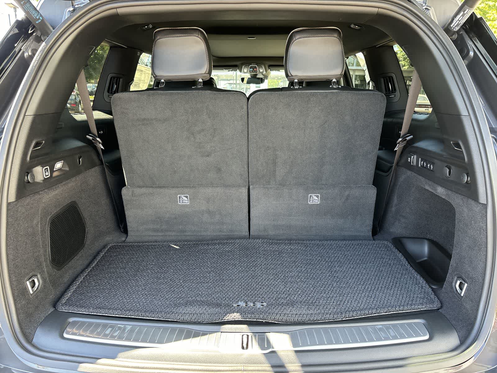 Thumbnail: 2025 Jeep Grand Cherokee L - 8