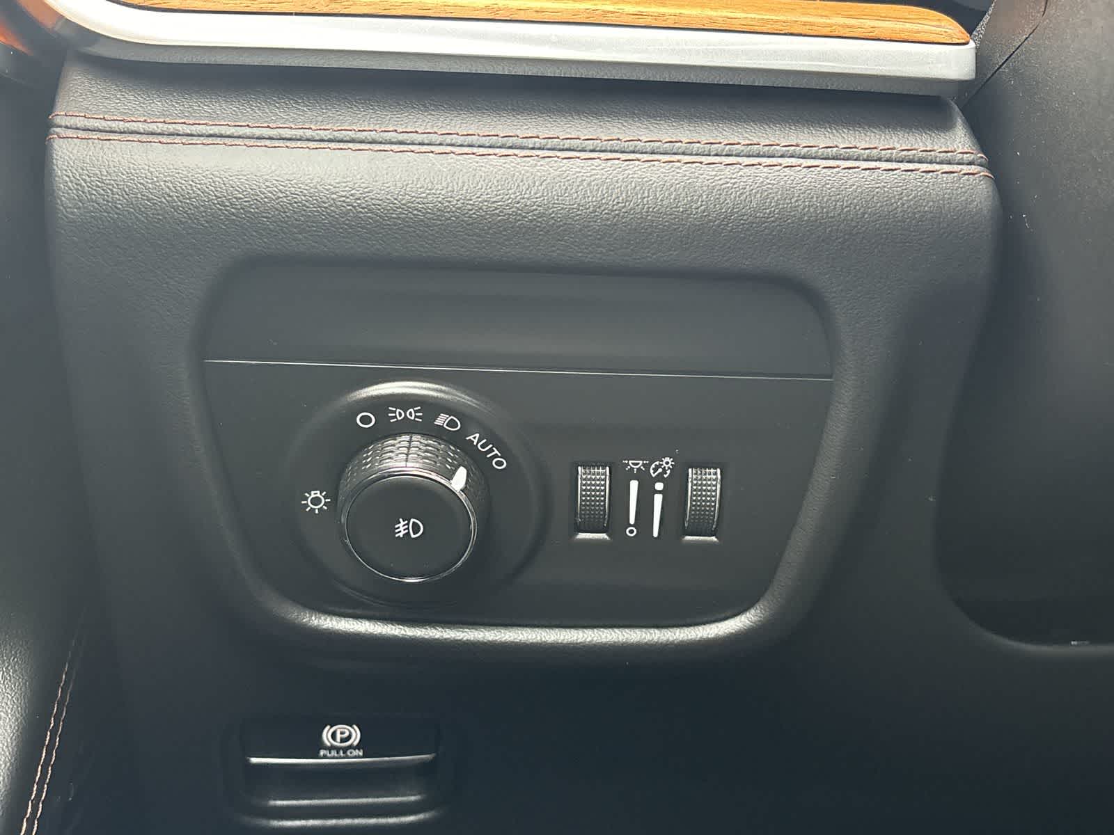 Thumbnail: 2023 Jeep Grand Cherokee - 16