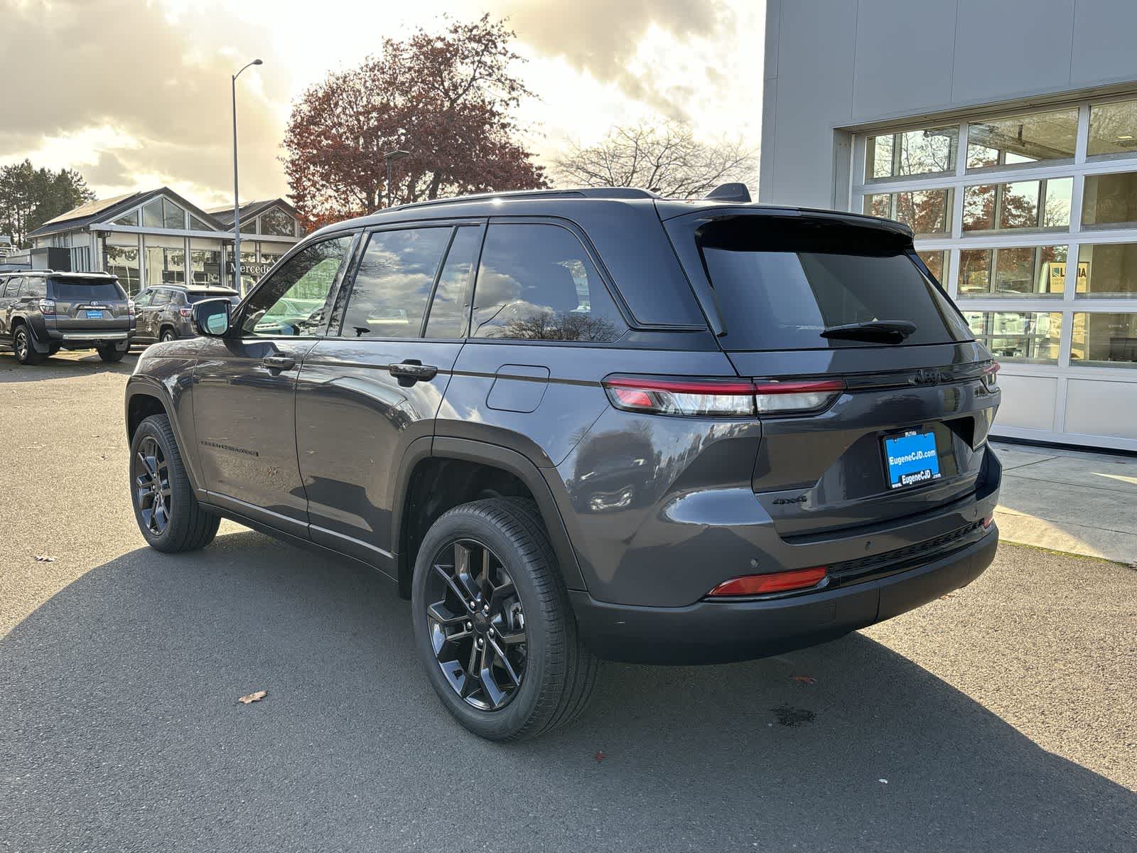 Thumbnail: 2025 Jeep Grand Cherokee - 3