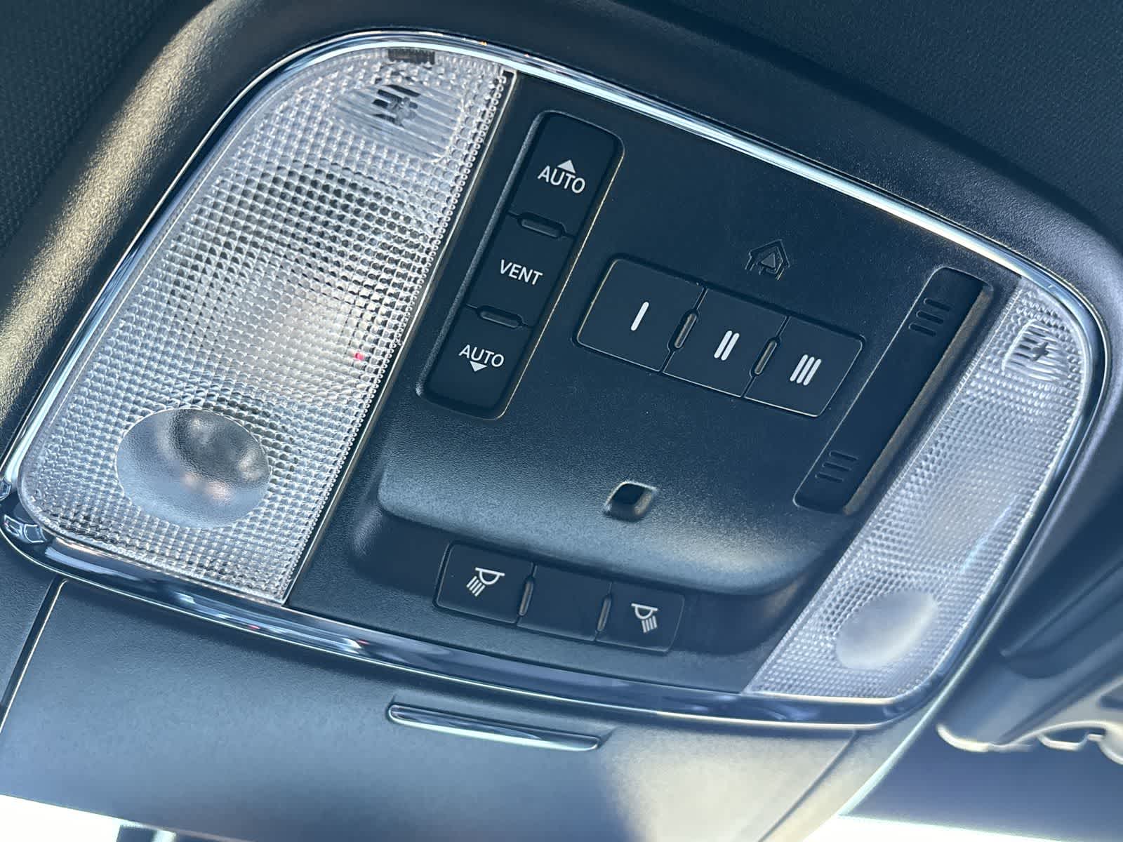 Thumbnail: 2020 Dodge Charger - 24