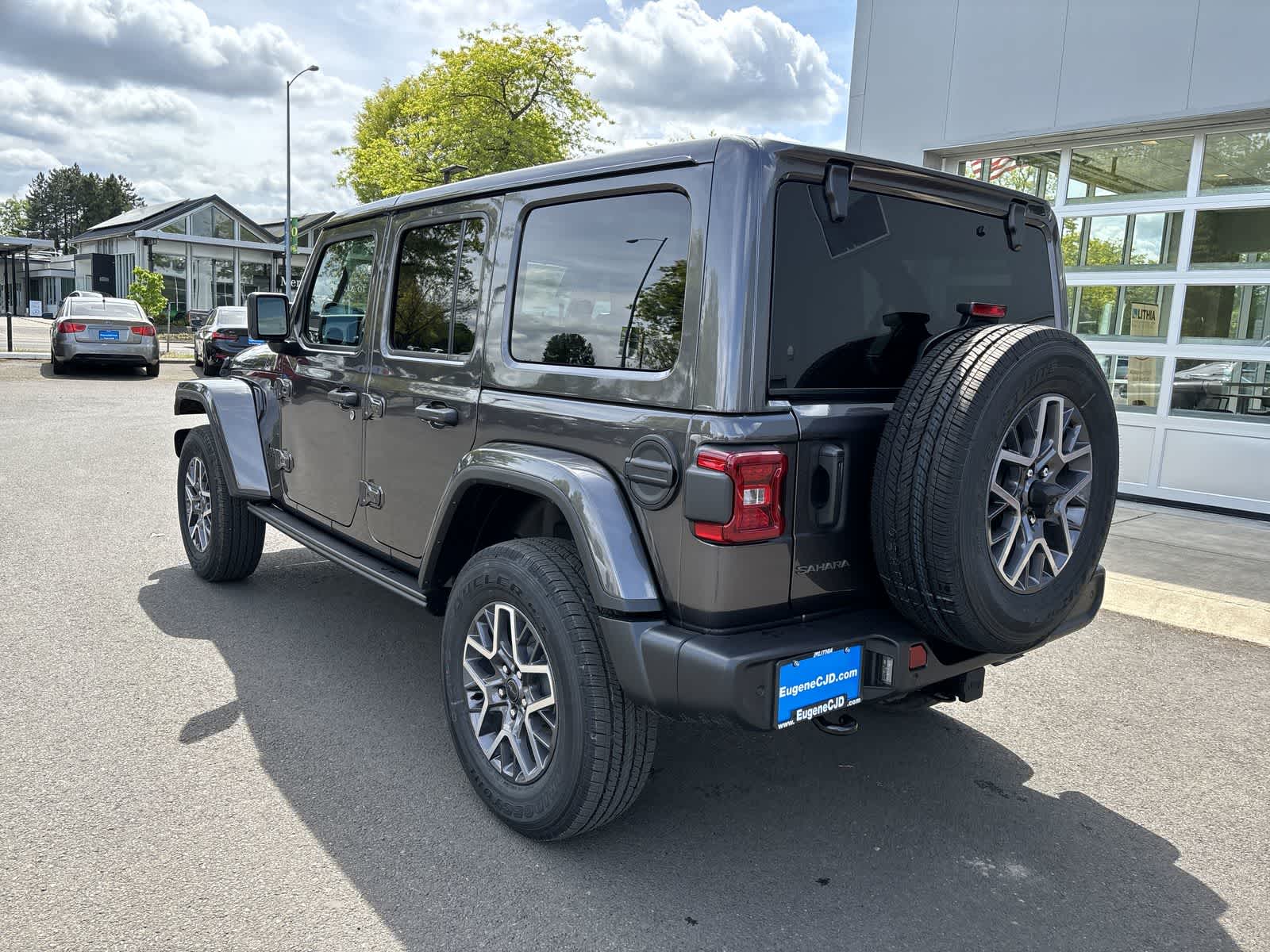 2025 Jeep Wrangler Sahara photo 3
