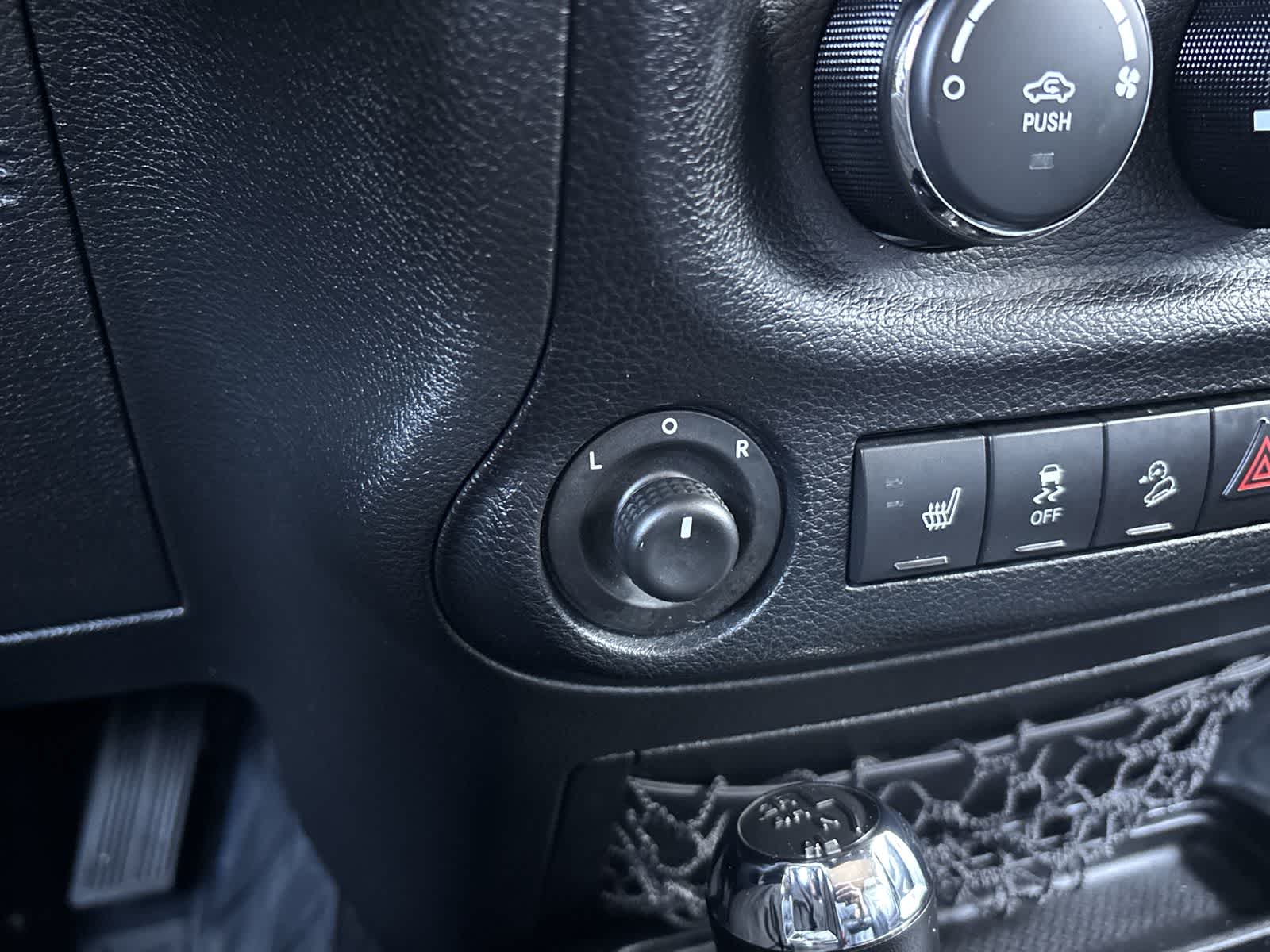 Thumbnail: 2014 Jeep Wrangler - 22