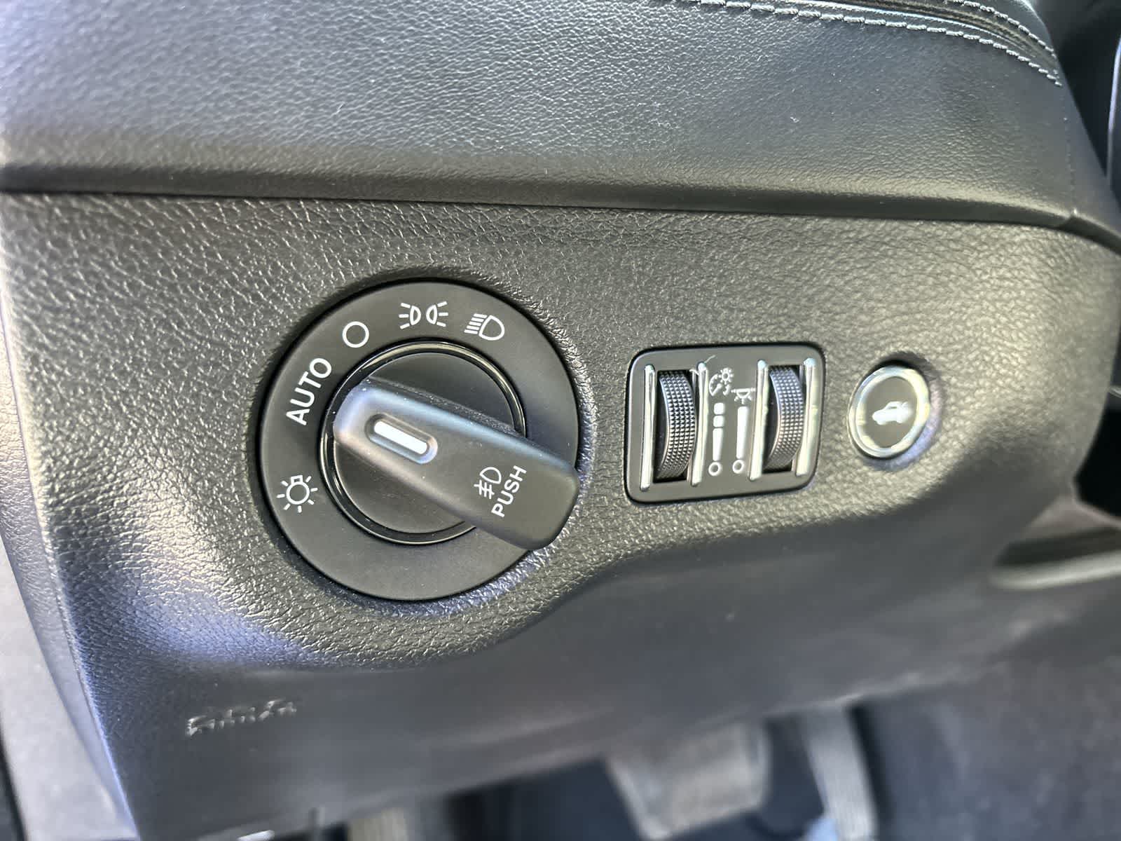 Thumbnail: 2022 Dodge Charger - 10