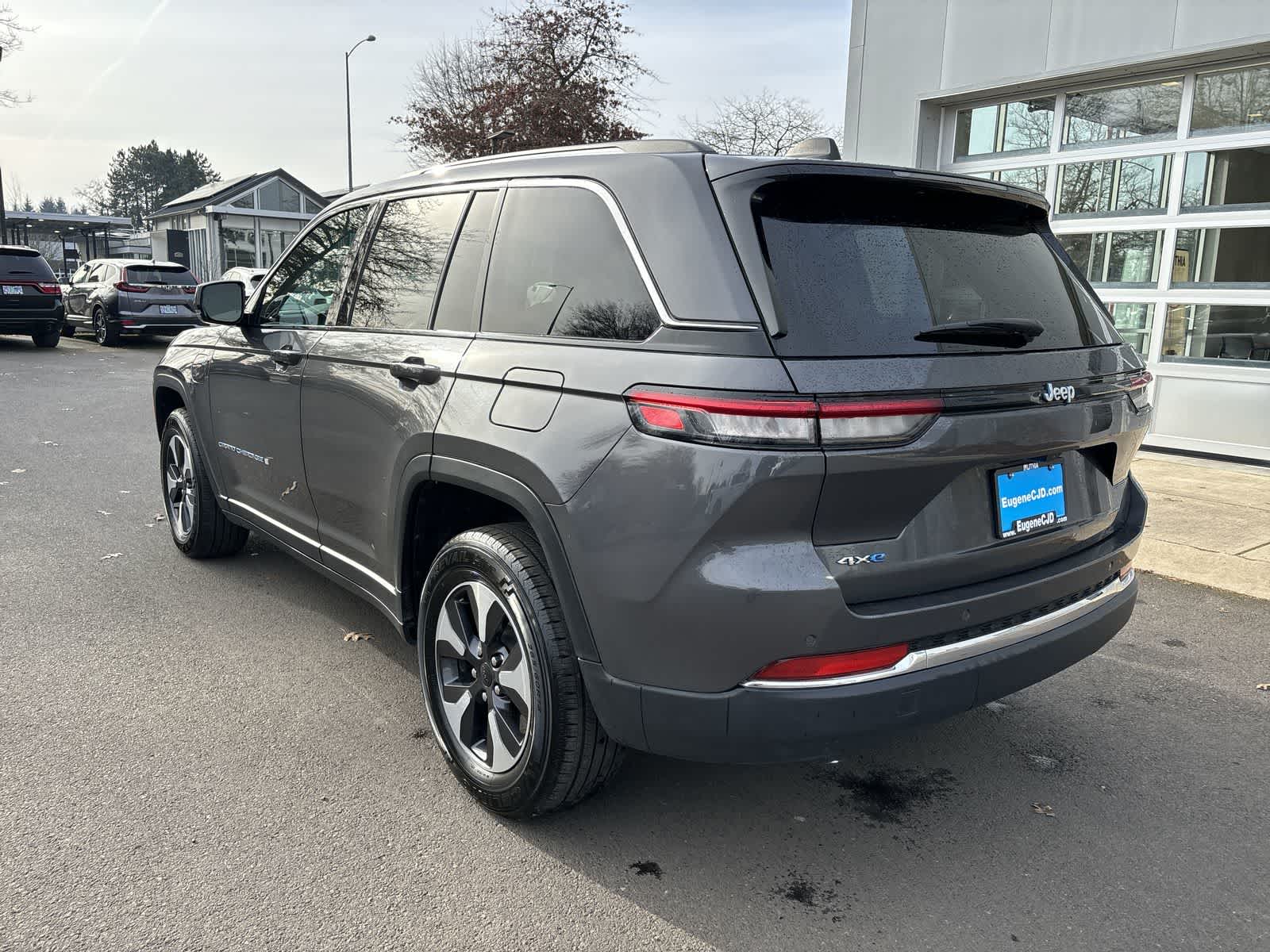 Thumbnail: 2024 Jeep Grand Cherokee - 3