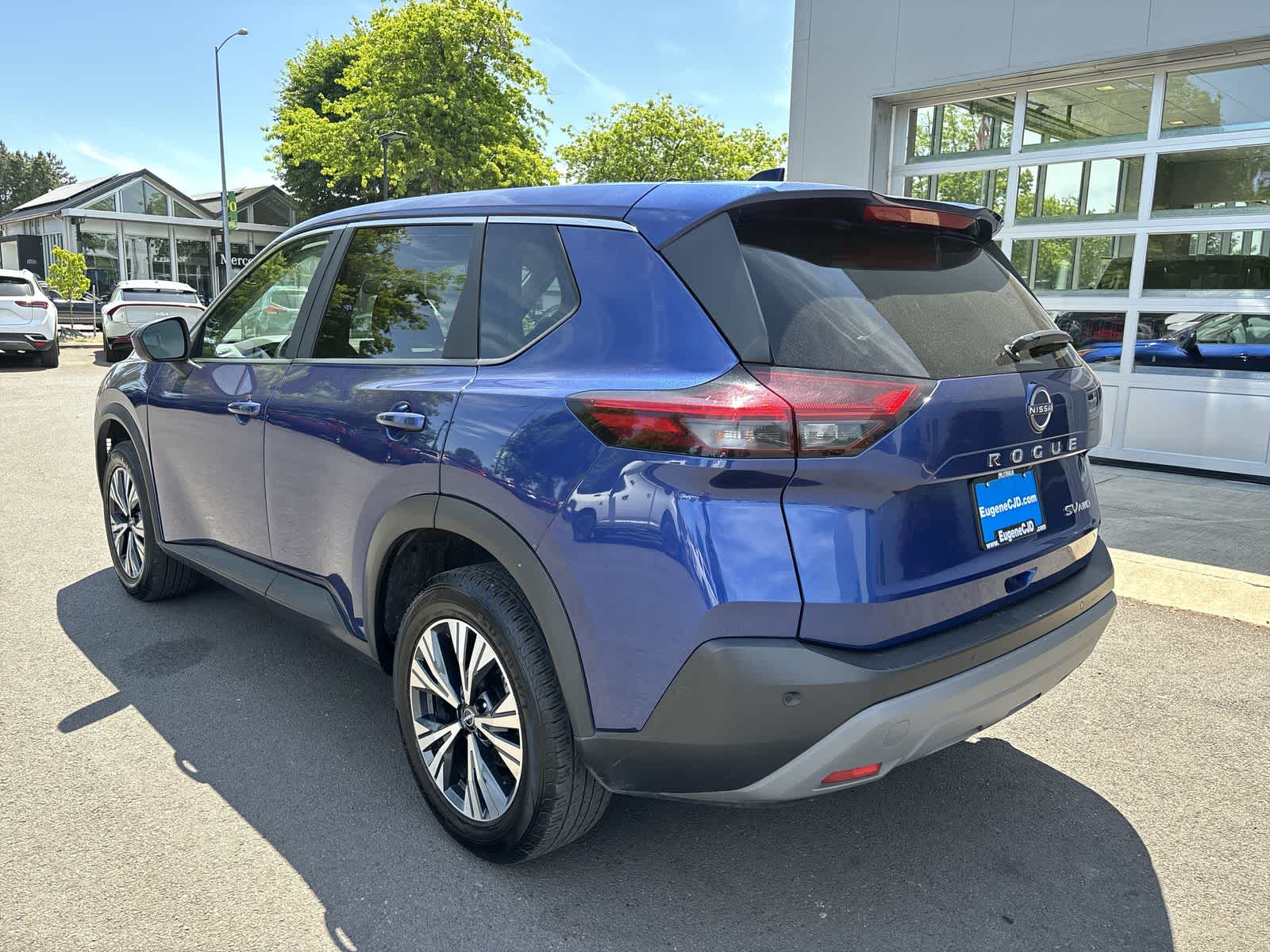 2023 Nissan Rogue SV 3