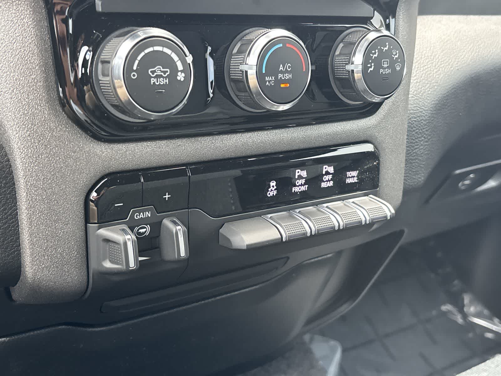 Thumbnail: 2026 RAM 1500 - 19