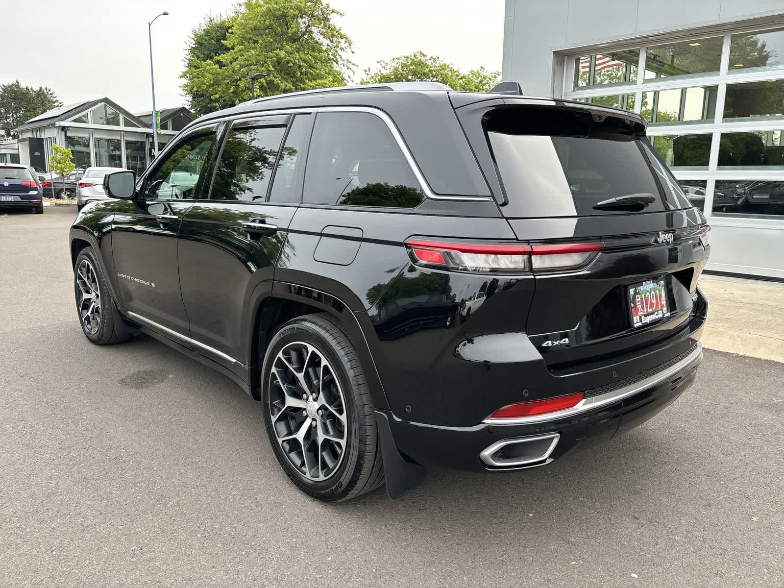 Thumbnail: 2023 Jeep Grand Cherokee - 3