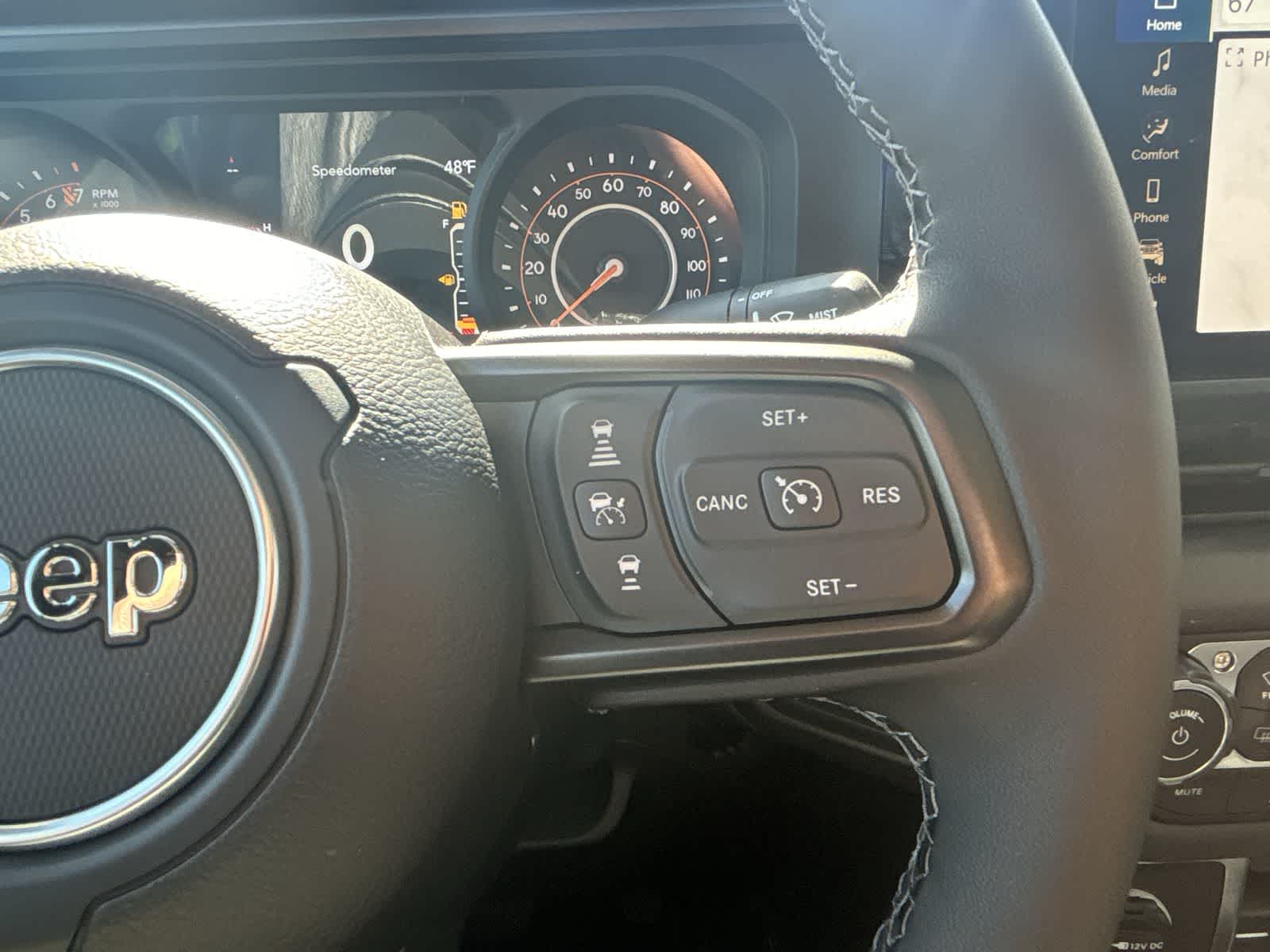 Thumbnail: 2026 Jeep Gladiator - 15