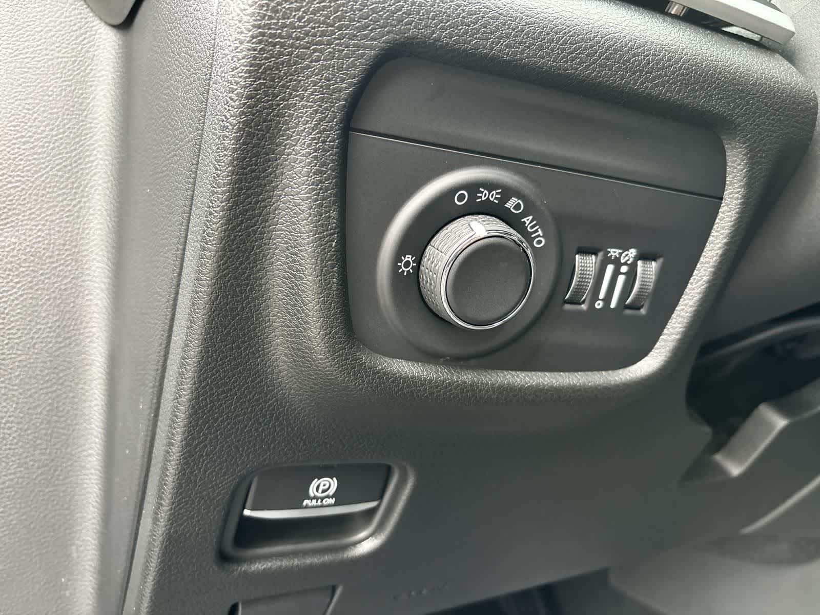 Thumbnail: 2025 Jeep Grand Cherokee - 10