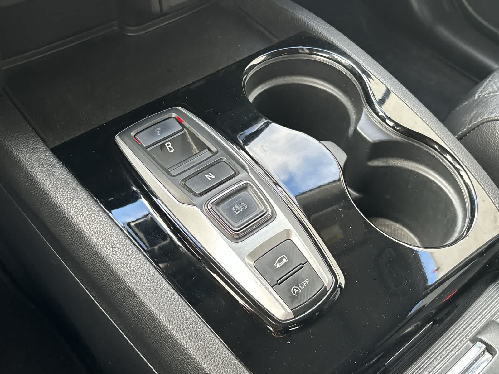 Thumbnail: 2017 Honda Pilot - 22